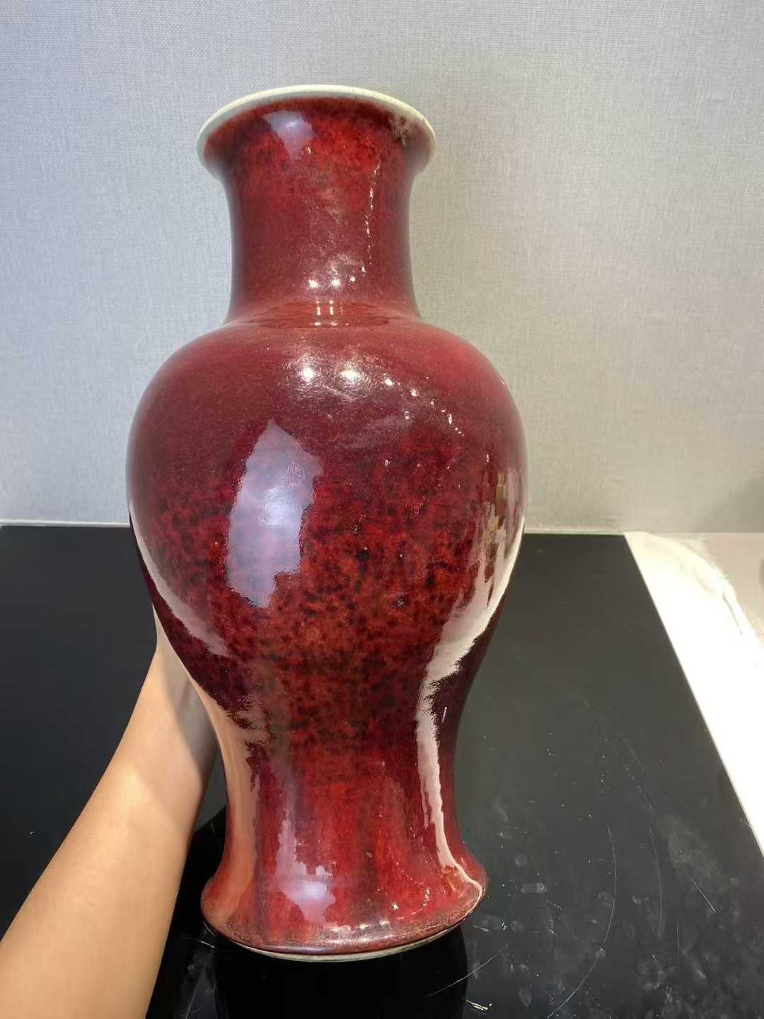 郎窑红釉观音瓶