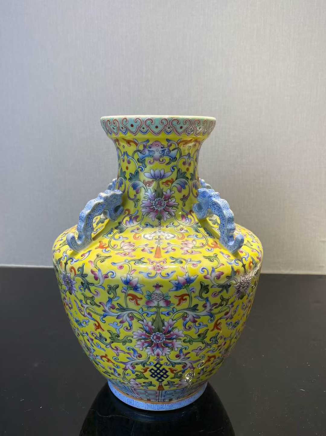 洋彩缠枝莲纹四龙尊