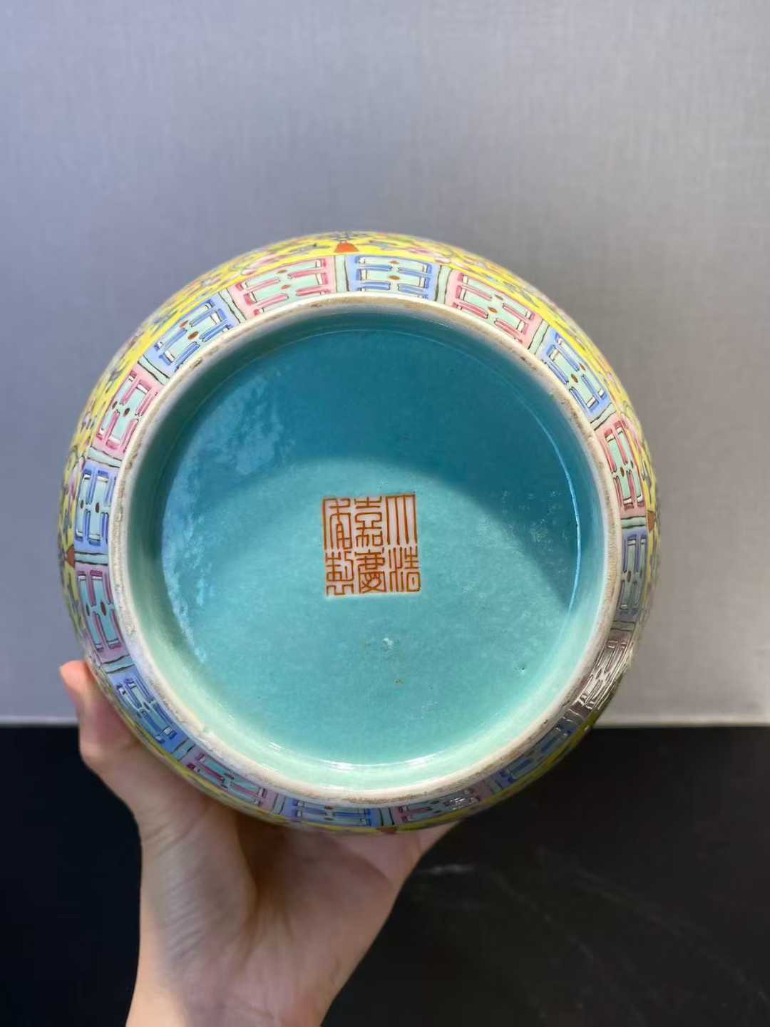 洋彩缠枝莲纹四龙尊