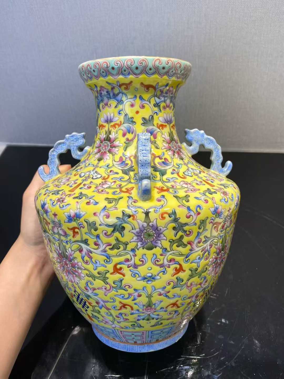 洋彩缠枝莲纹四龙尊