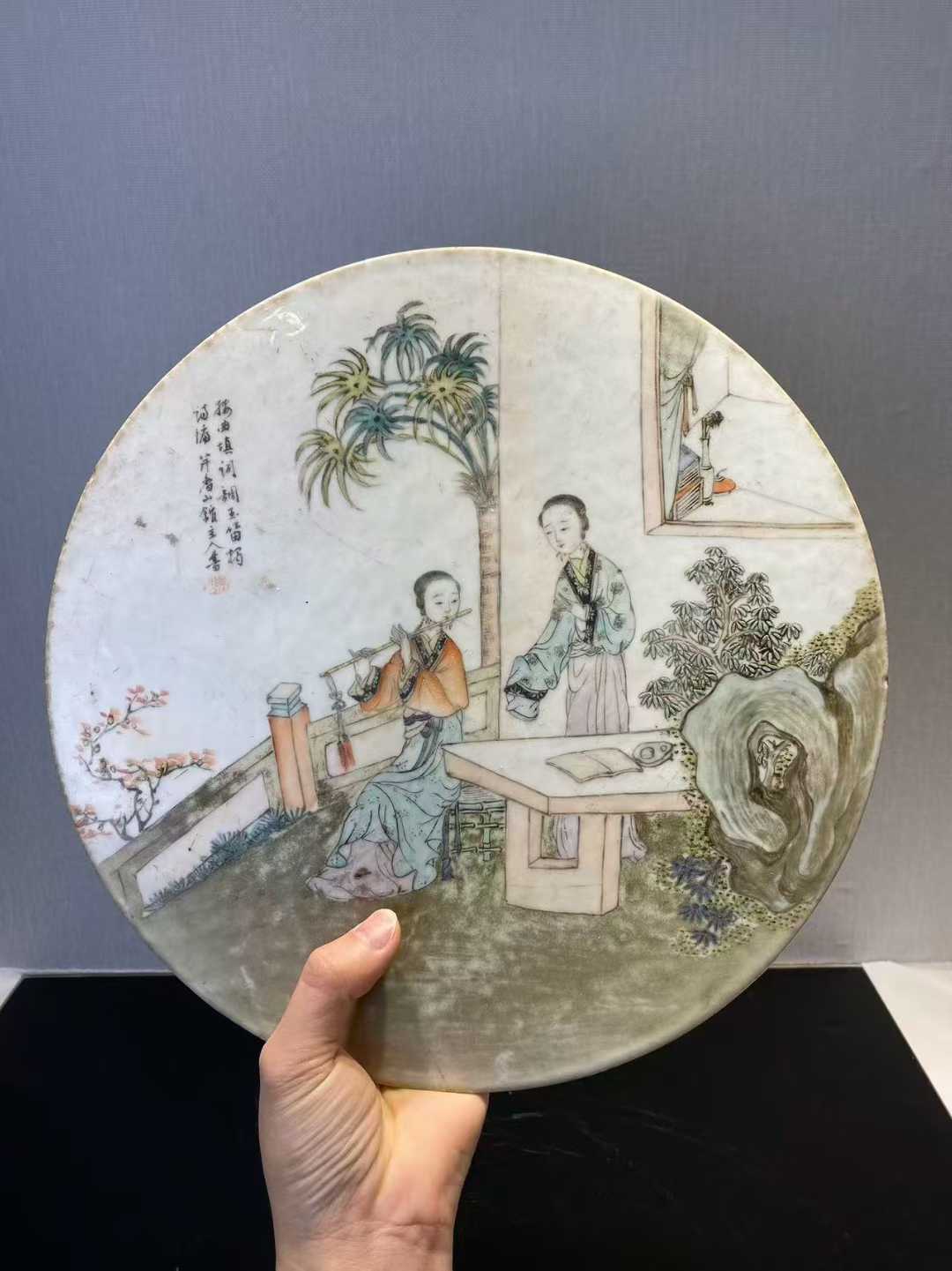 浅绛彩大小乔诗文圆形瓷板