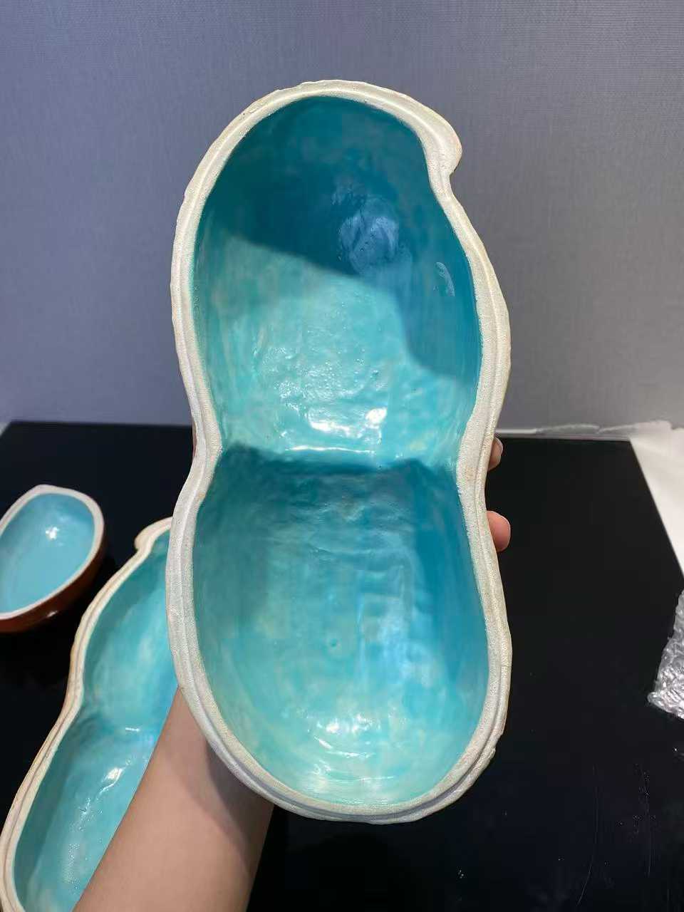 仿生瓷大花生盖盒 款：大清乾隆年制