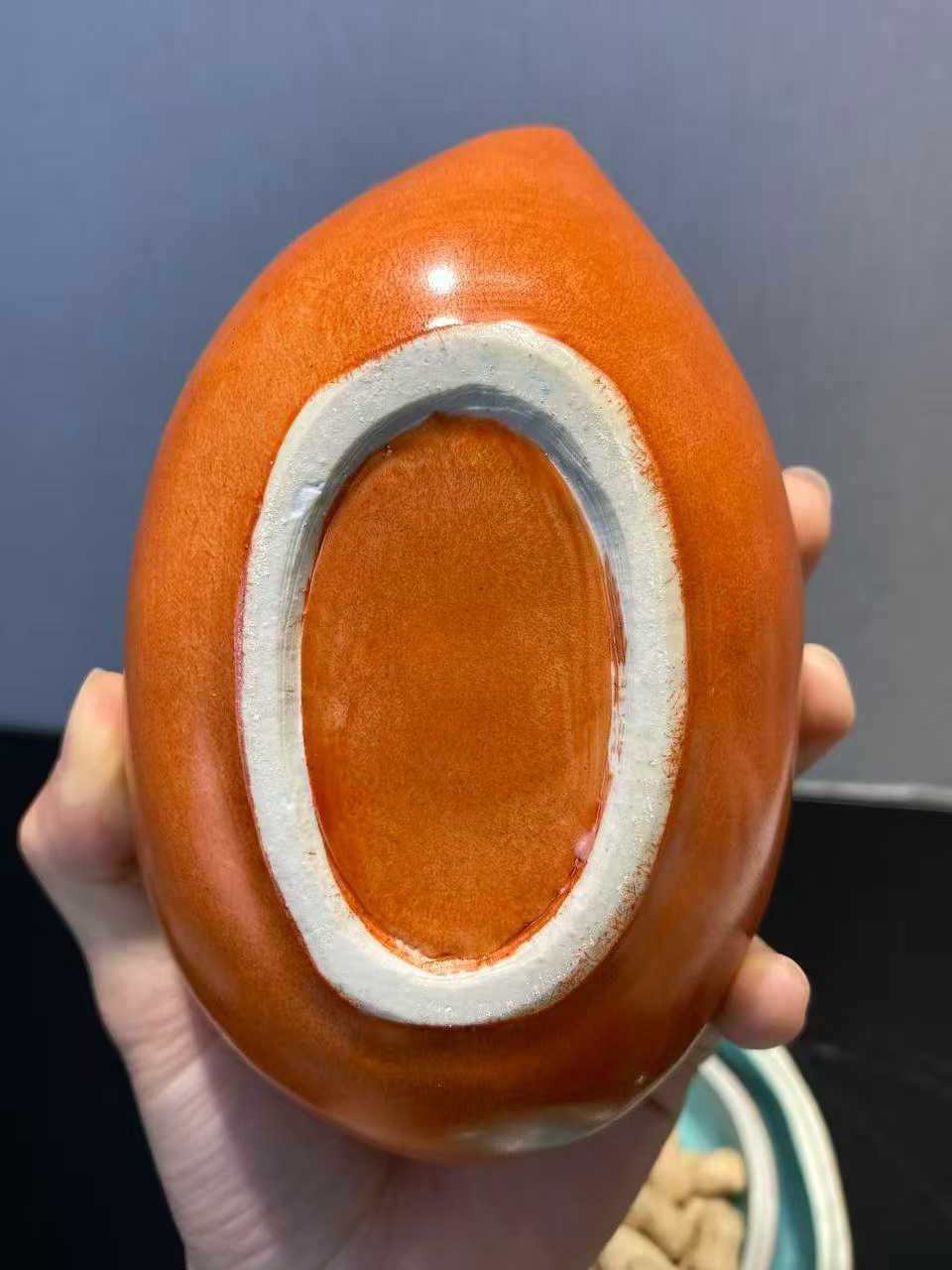 仿生瓷大花生盖盒 款：大清乾隆年制