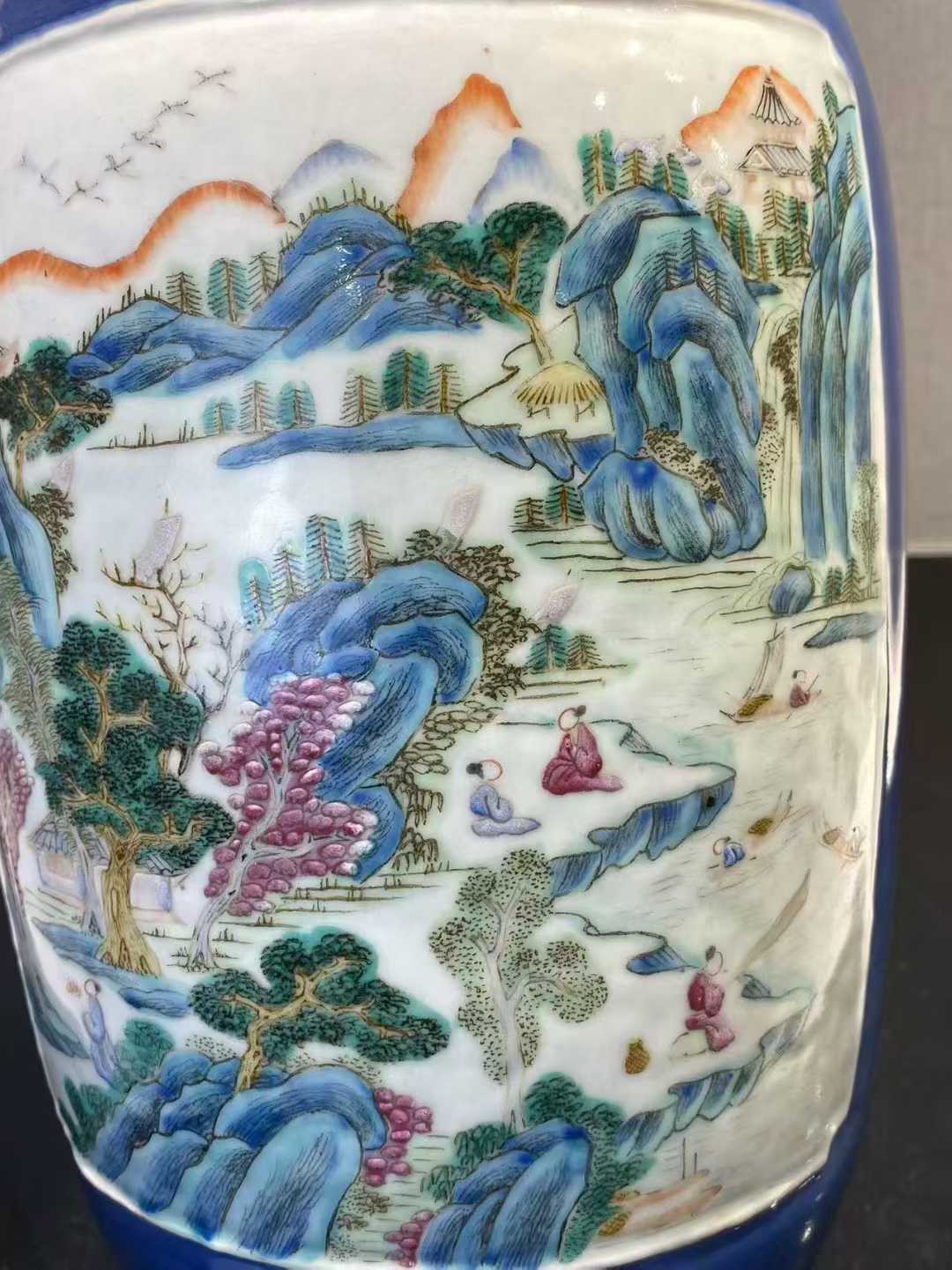 霁蓝釉山水人物盆口瓶