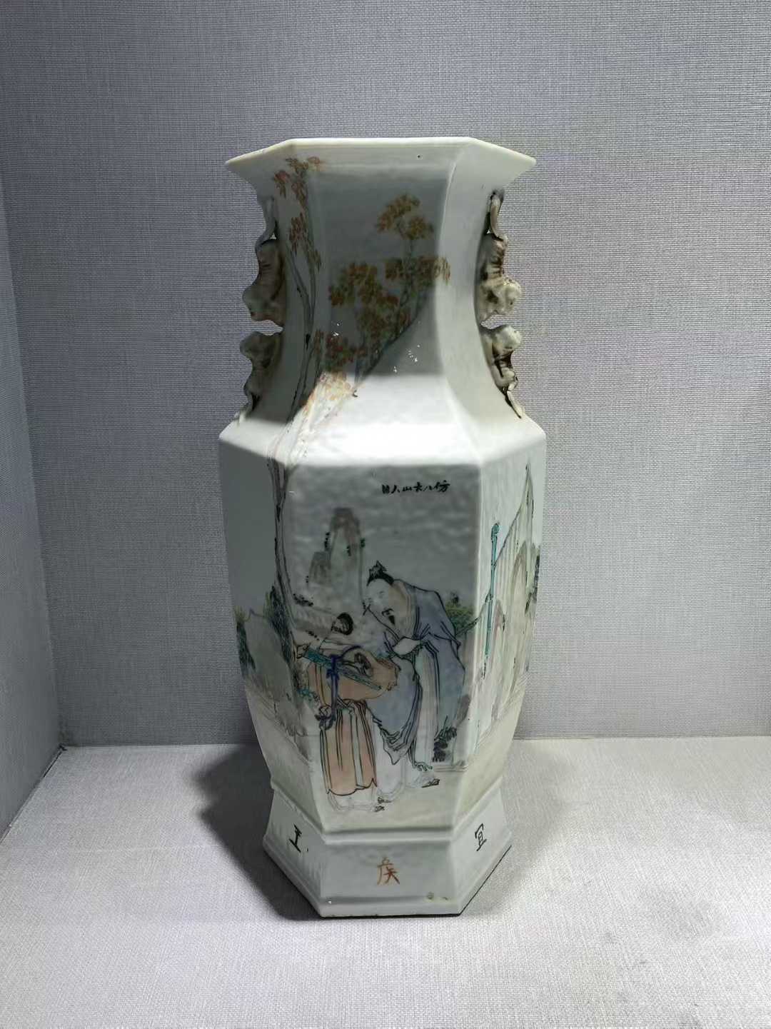 浅绛彩高士图诗文六方瓶 名家：胡添茂