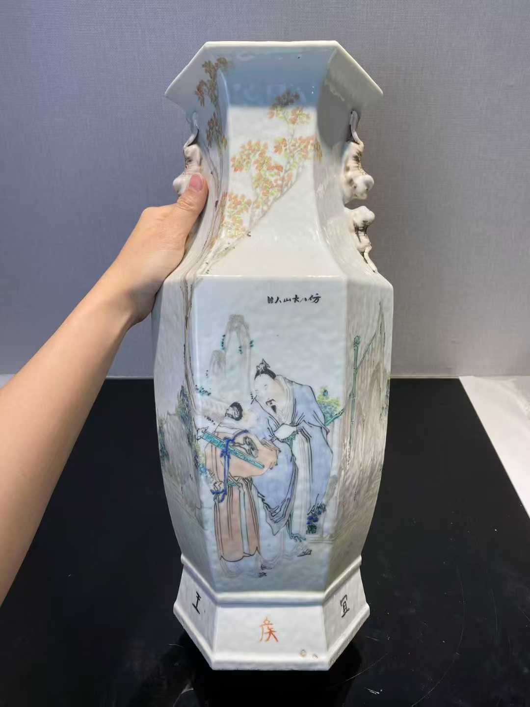 浅绛彩高士图诗文六方瓶 名家：胡添茂