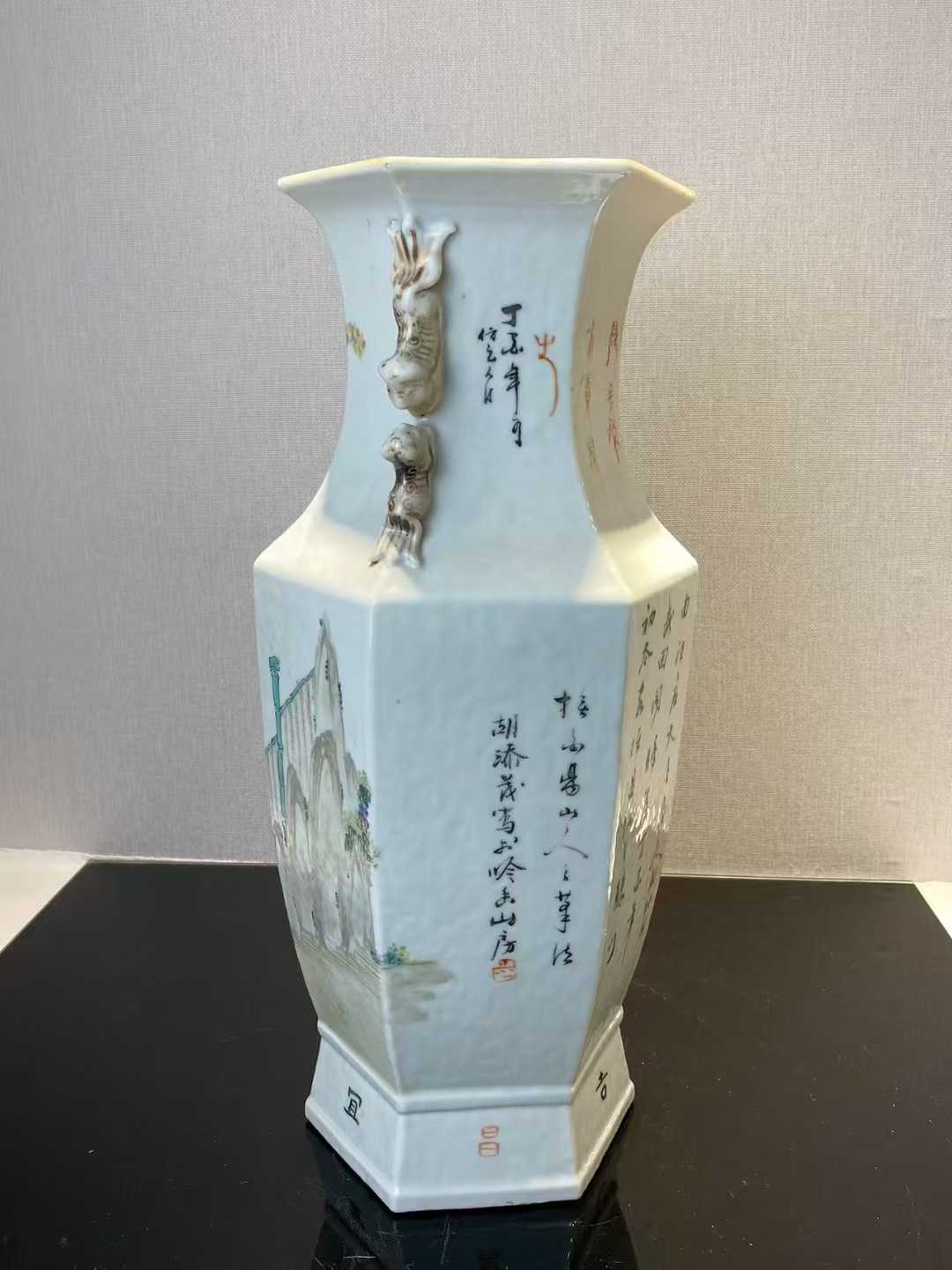 浅绛彩高士图诗文六方瓶 名家：胡添茂