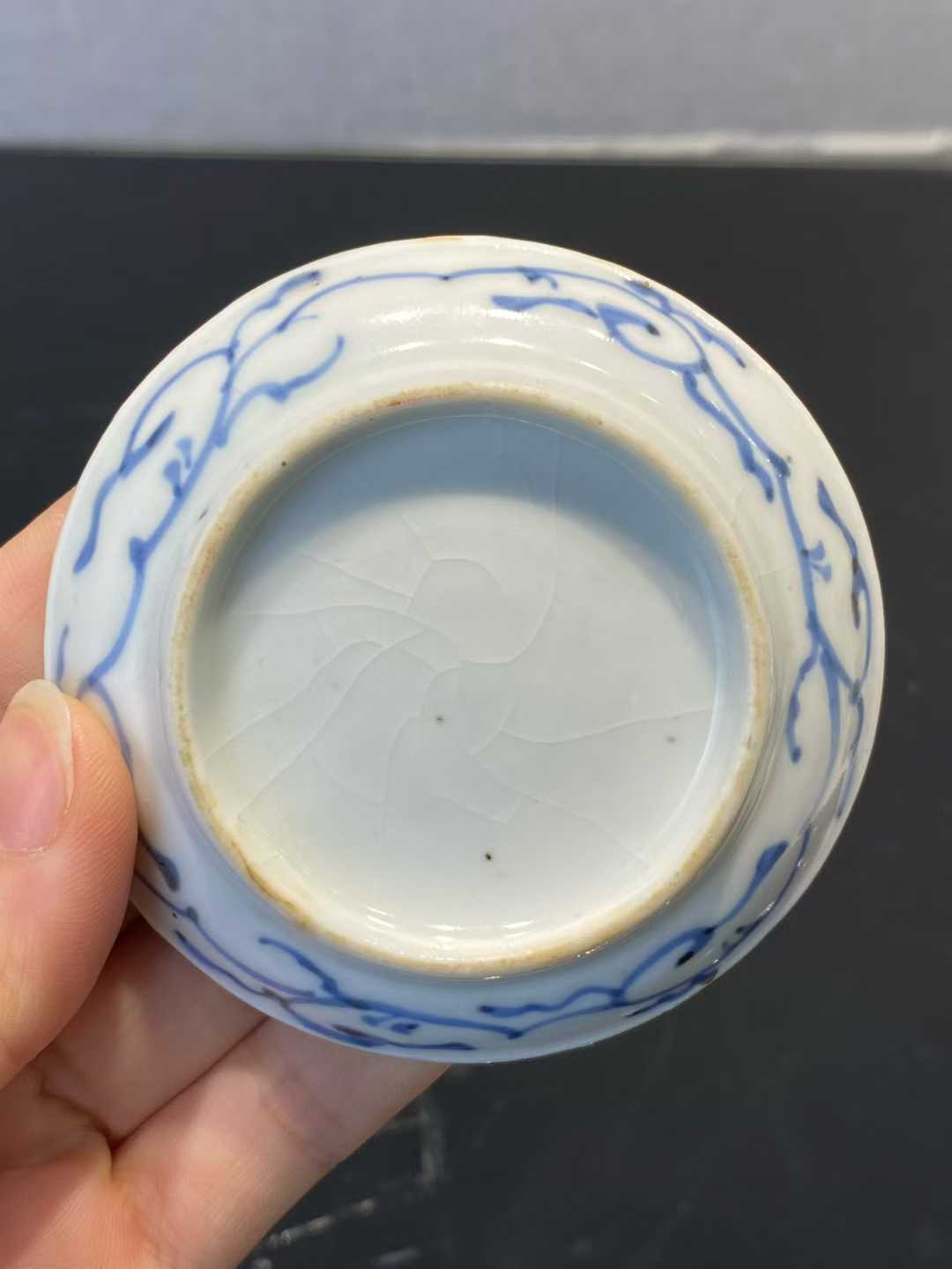 青花山水风光酱釉碟