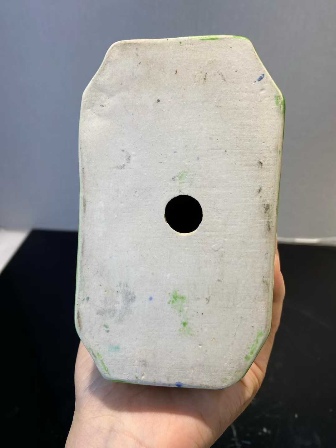 素三彩狮子摆件一对