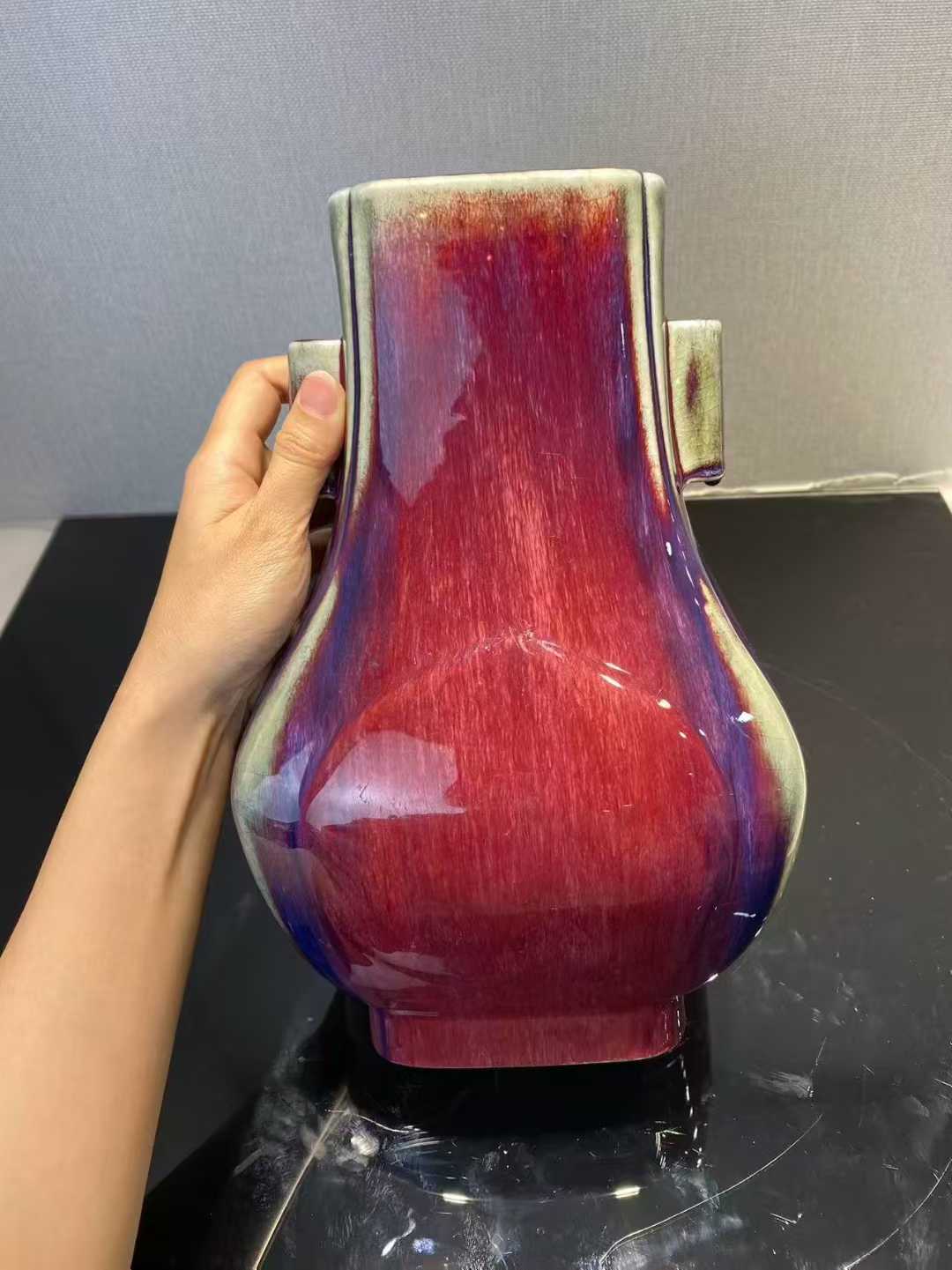 窑变釉贯耳瓶 款：同治年制