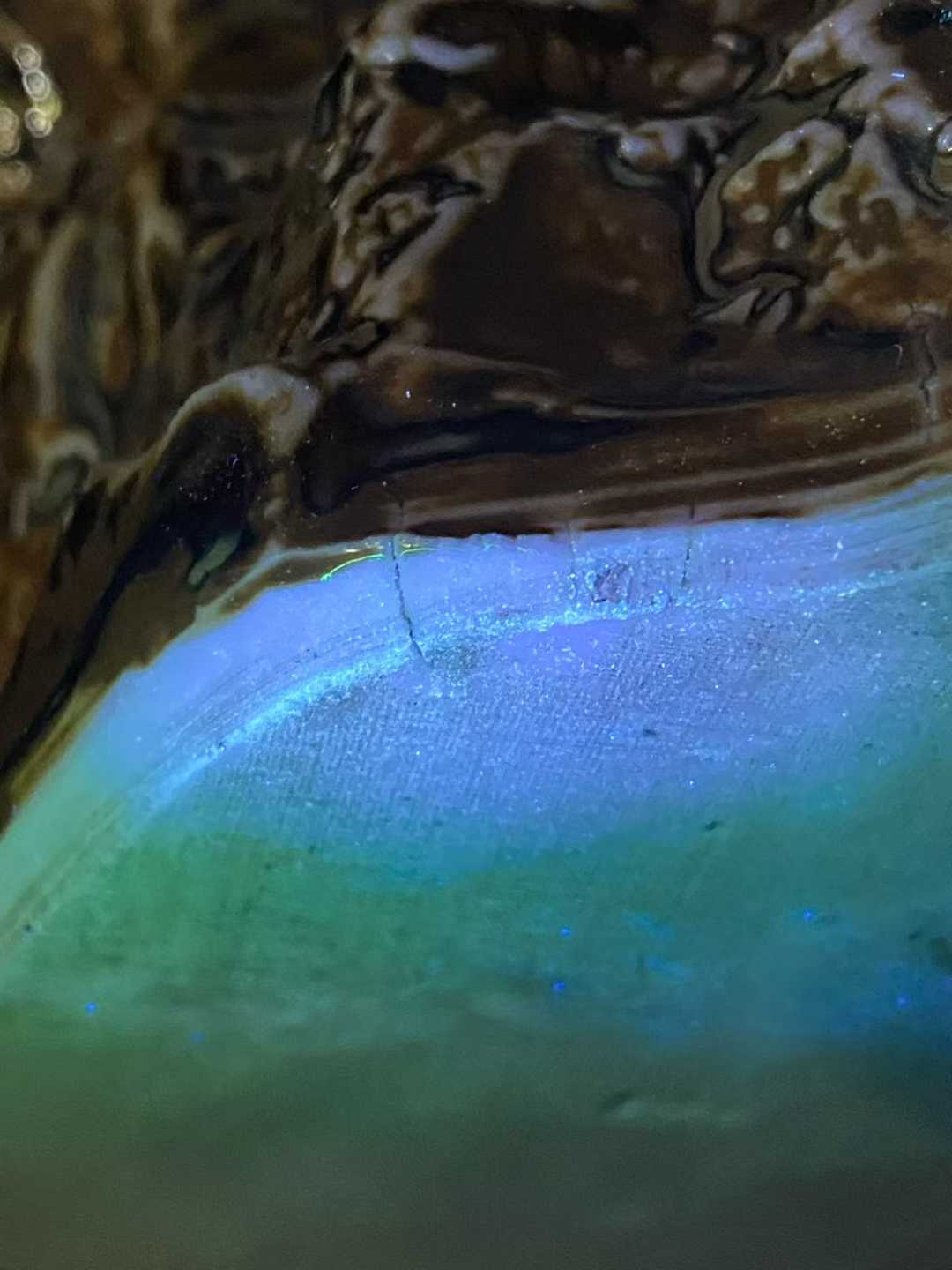 粉彩济公坐像 款：美一