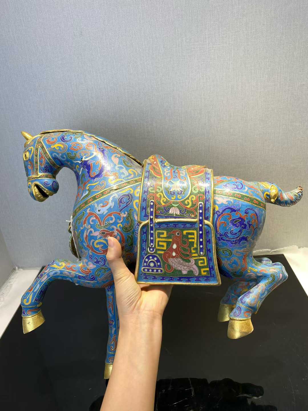 铜胎景泰蓝马立像