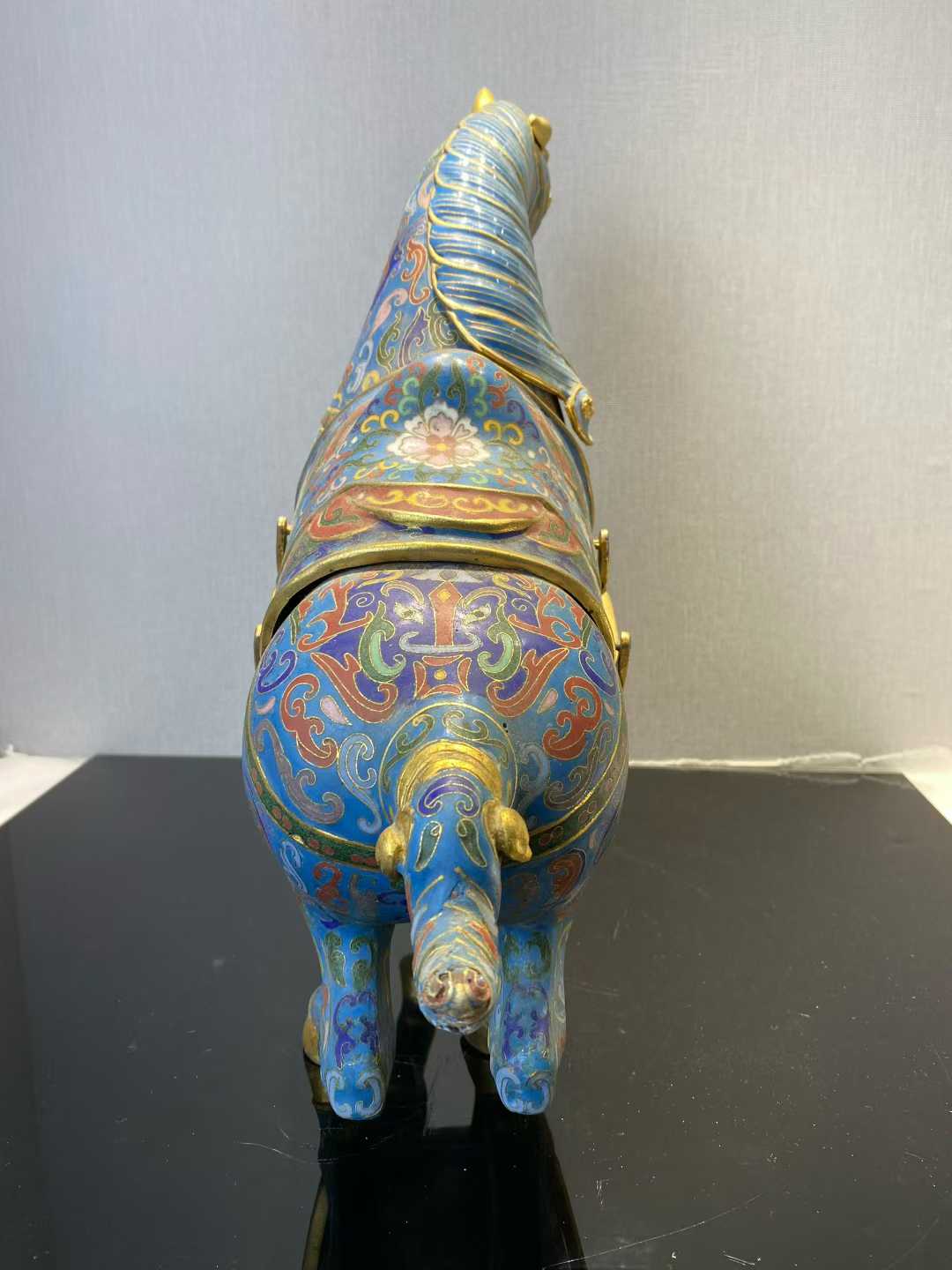 铜胎景泰蓝马立像