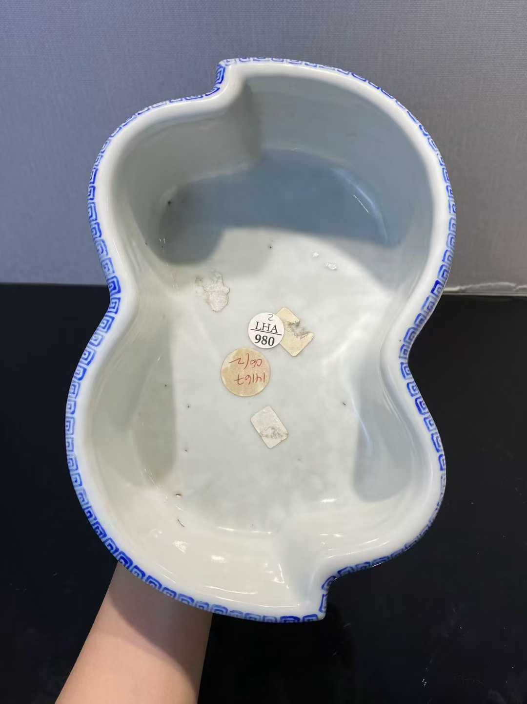 粉彩折枝花卉纹水仙盆