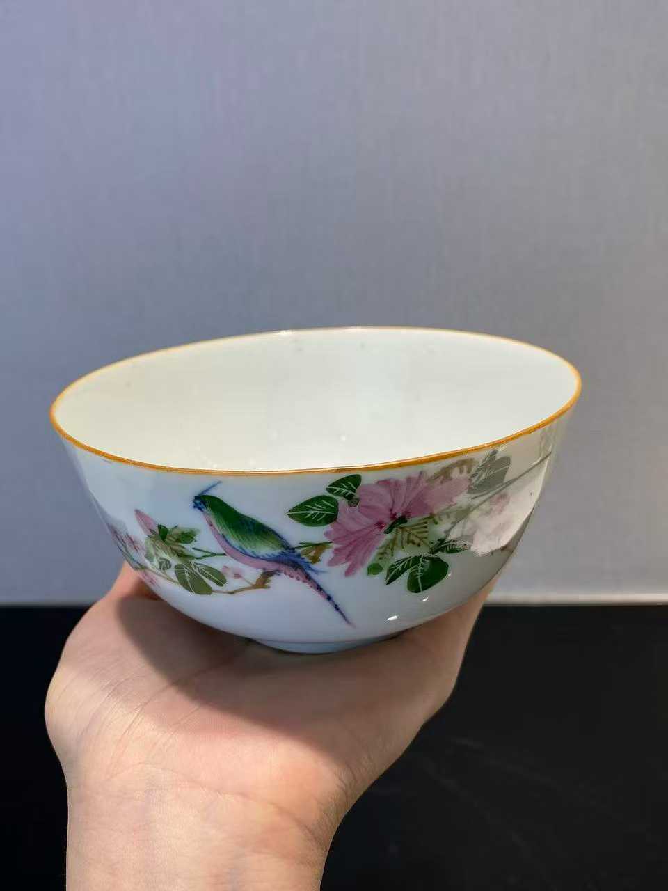 粉彩花鸟纹碗一对