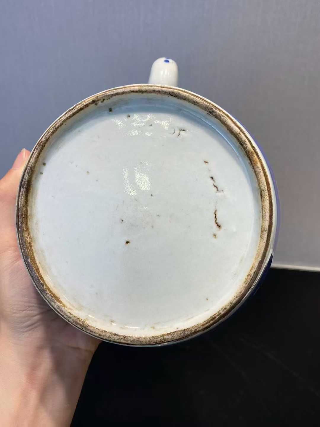 青花云蝠纹茶壶