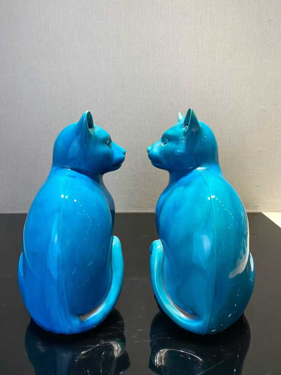 孔雀蓝釉猫一对