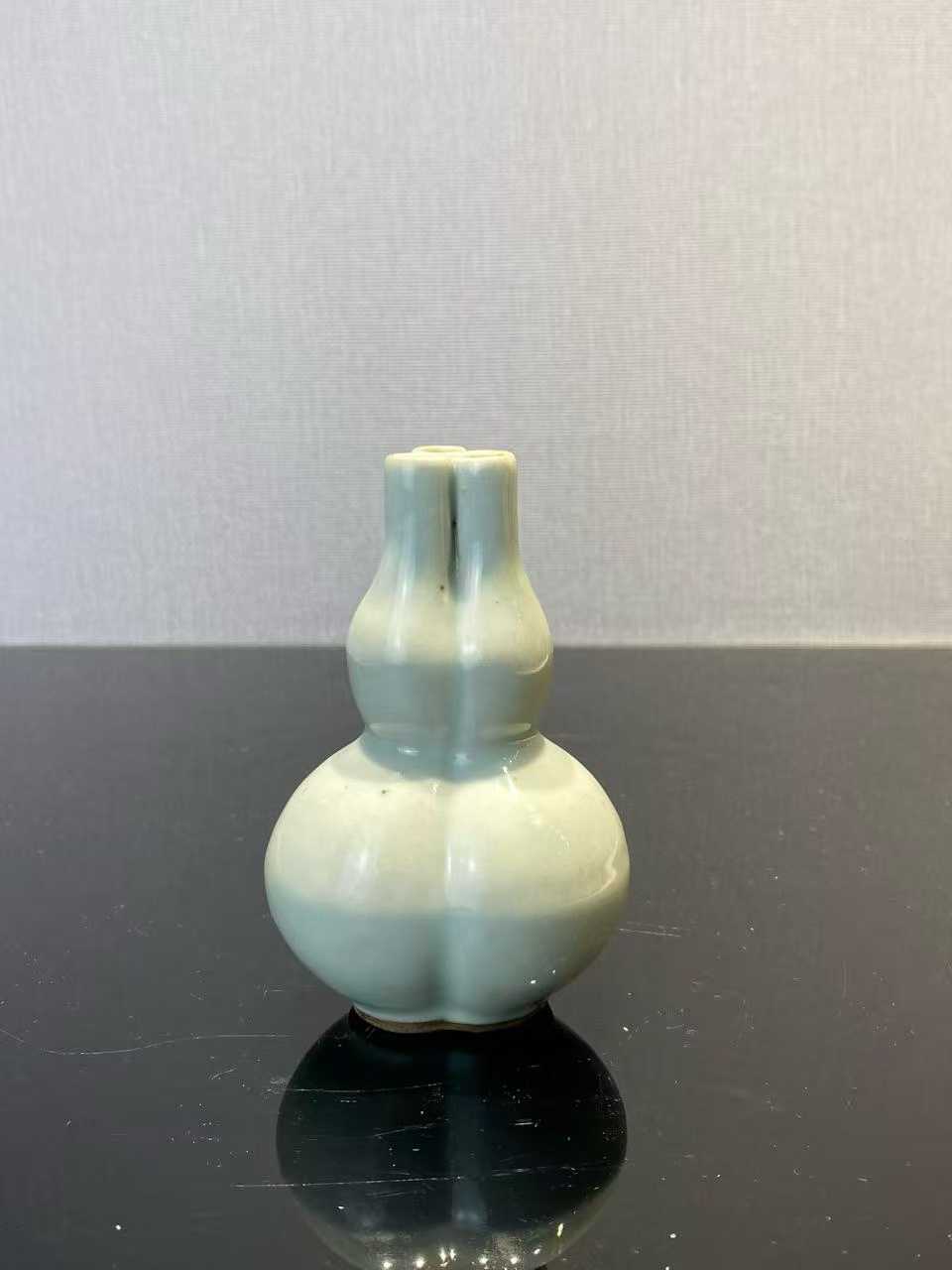 青釉三管葫芦瓶