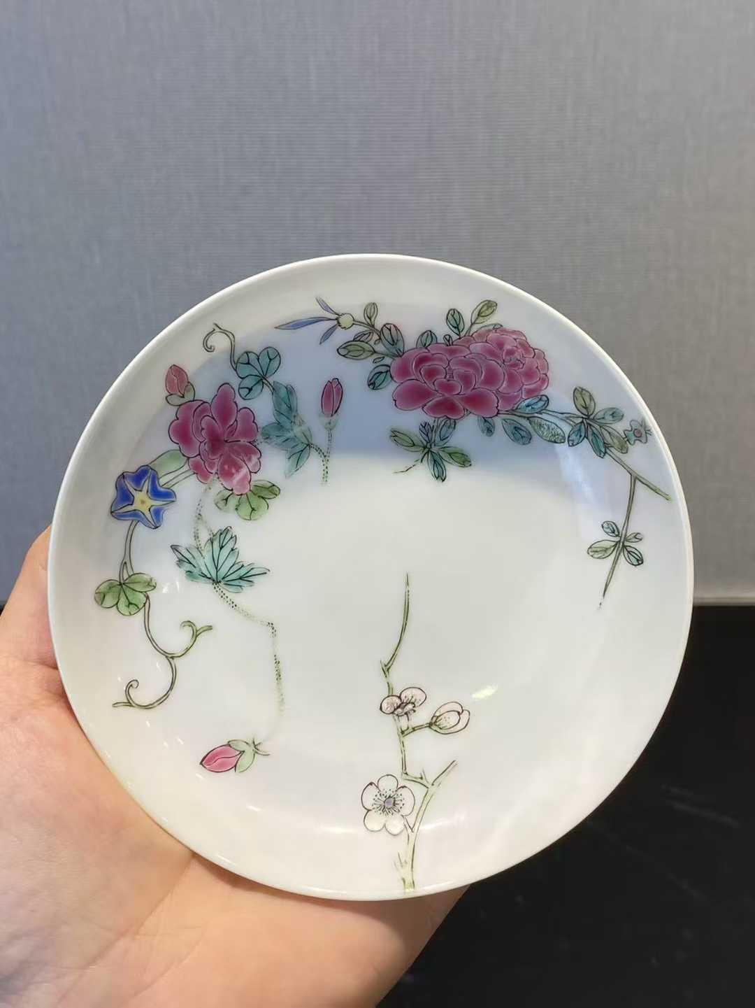 珐琅彩过枝桃花牡丹纹小碟