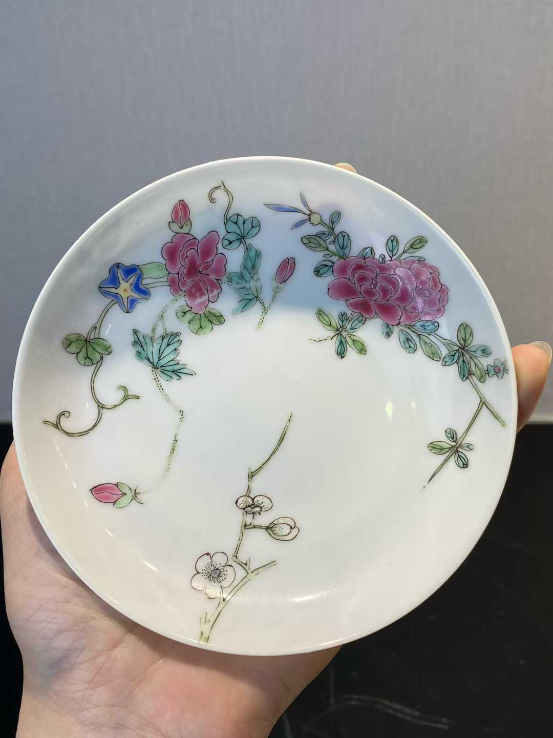 珐琅彩过枝桃花牡丹纹小碟