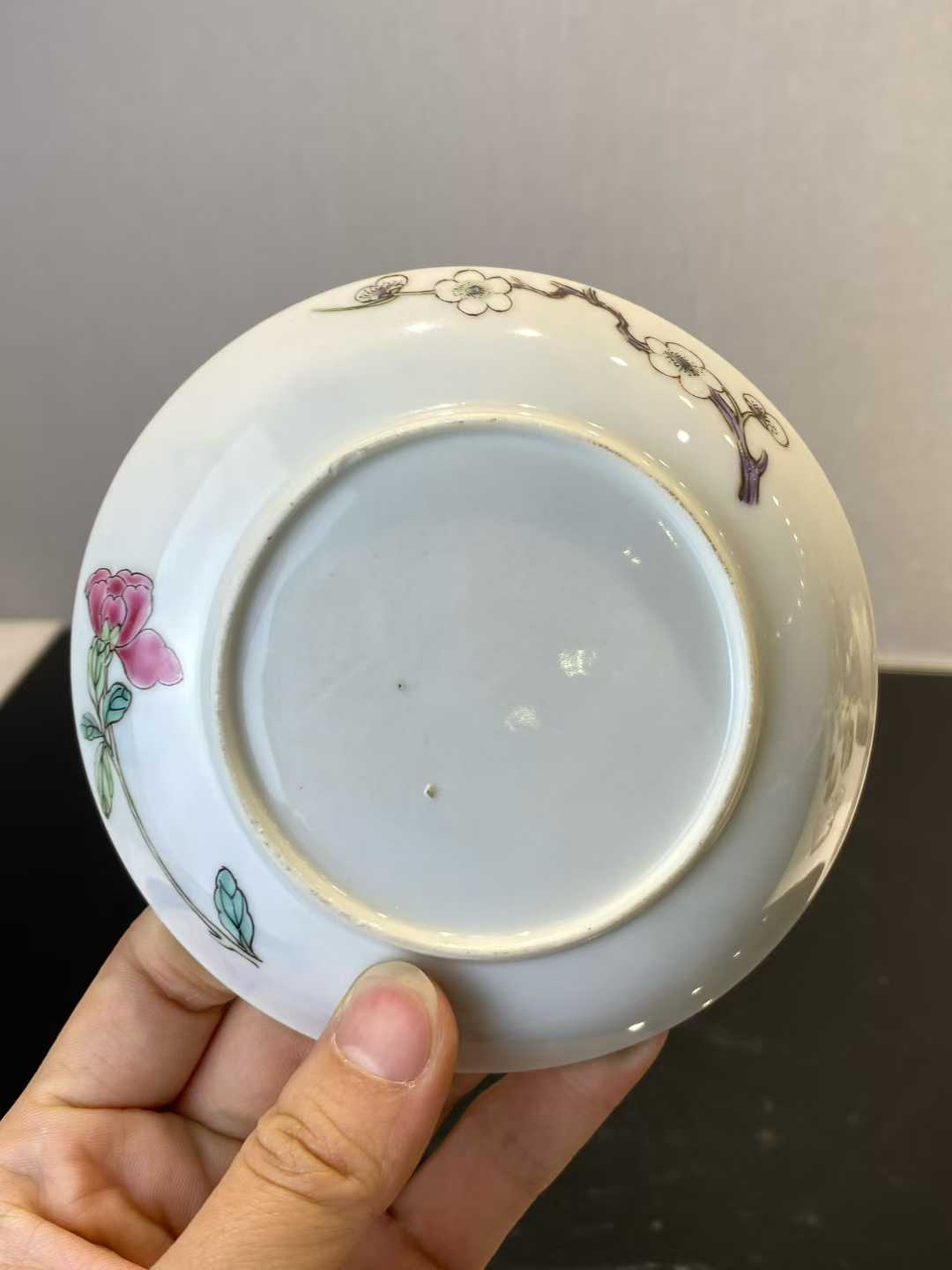 珐琅彩过枝桃花牡丹纹小碟