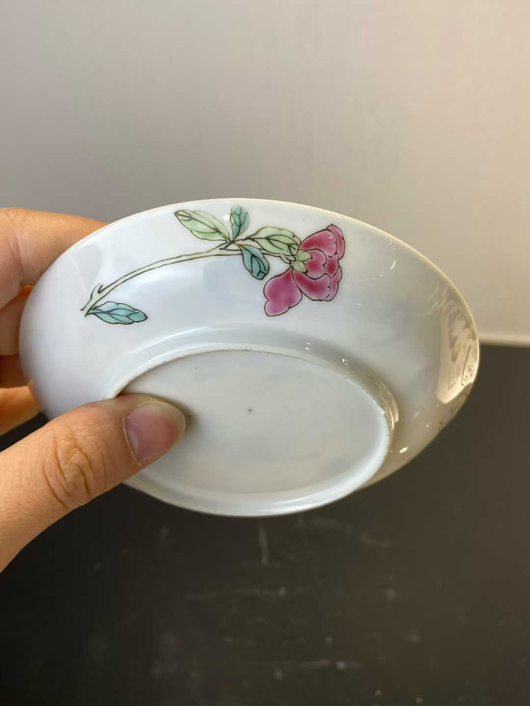 珐琅彩过枝桃花牡丹纹小碟