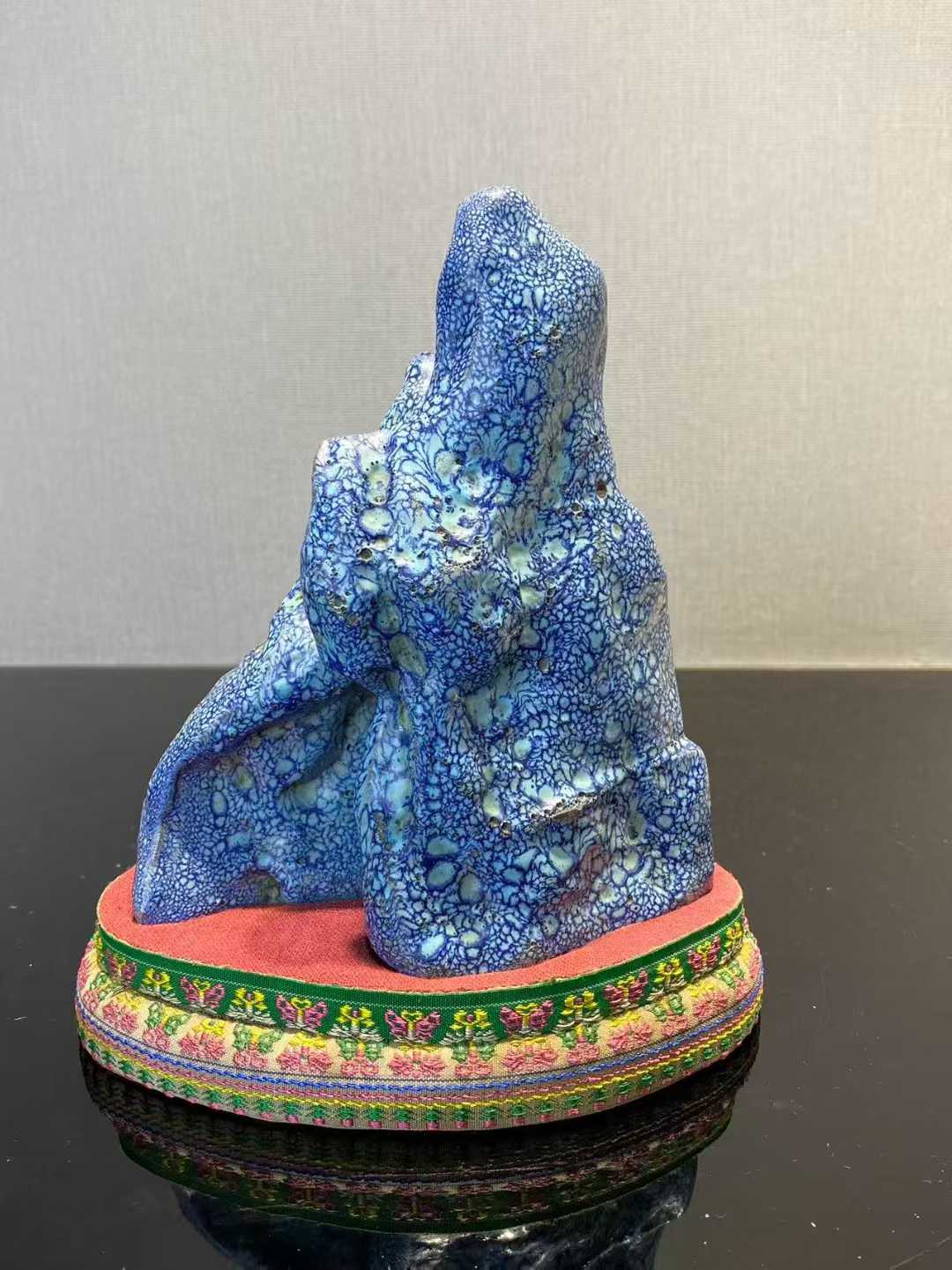 紫砂胎炉钧釉山形摆件配布座