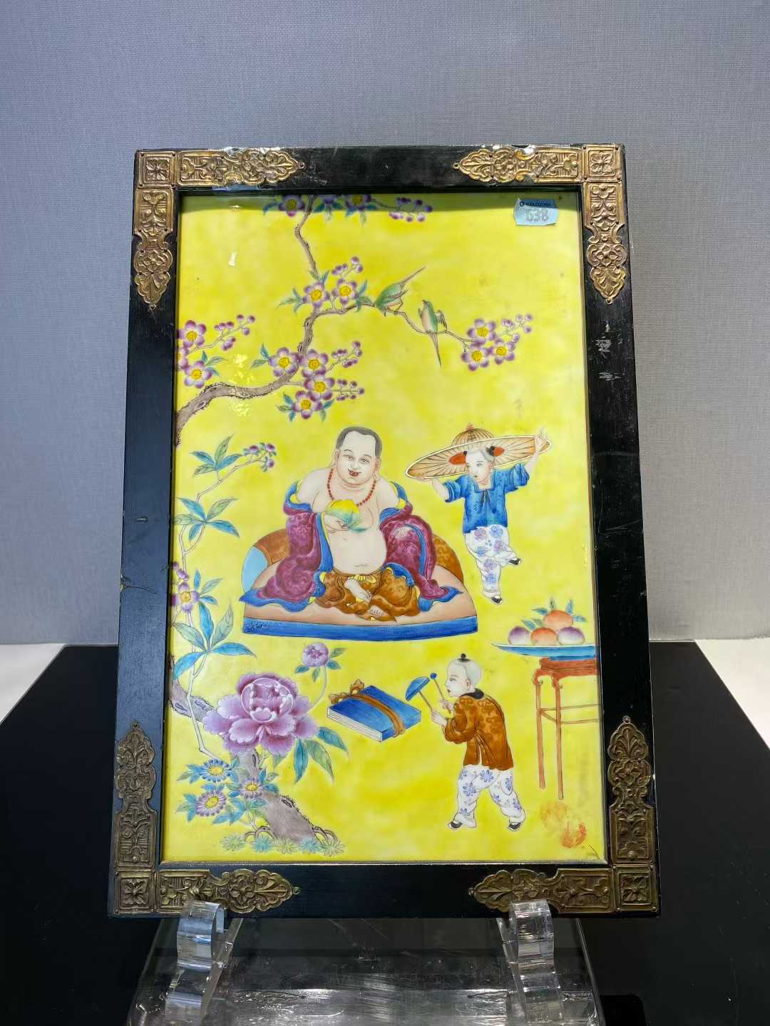 黄地粉彩童子戏尼勒瓷板