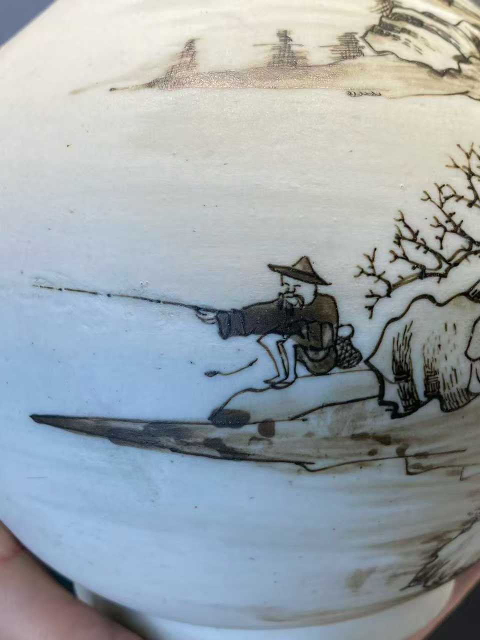 反瓷渔樵耕读图天球瓶