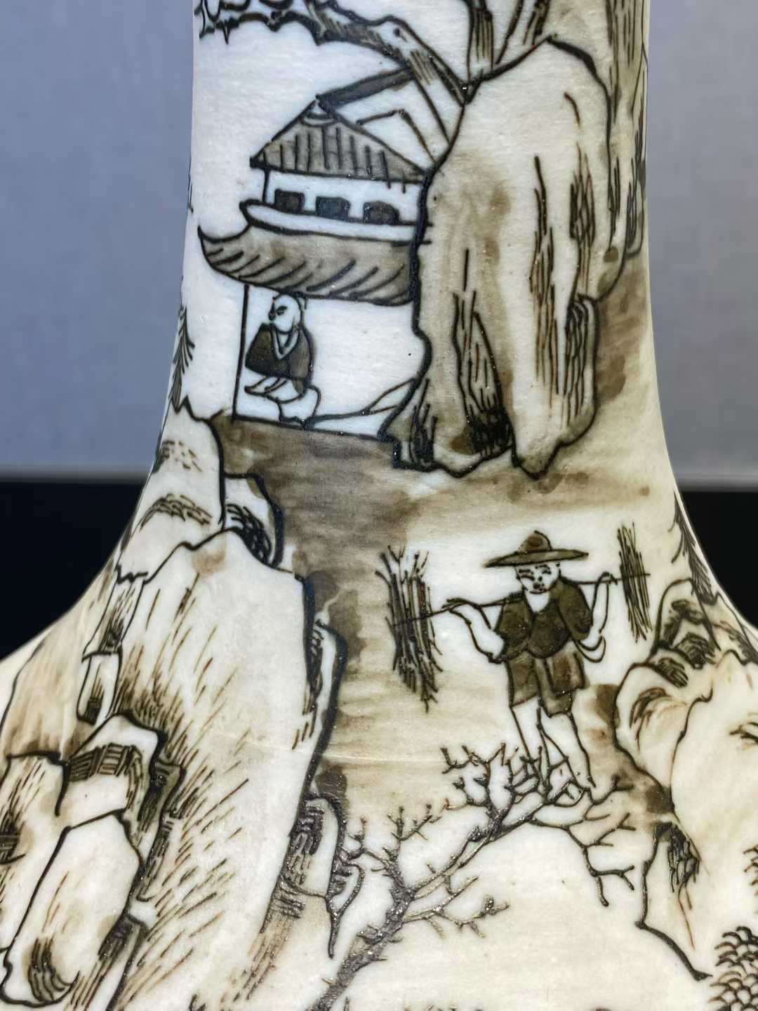 反瓷渔樵耕读图天球瓶