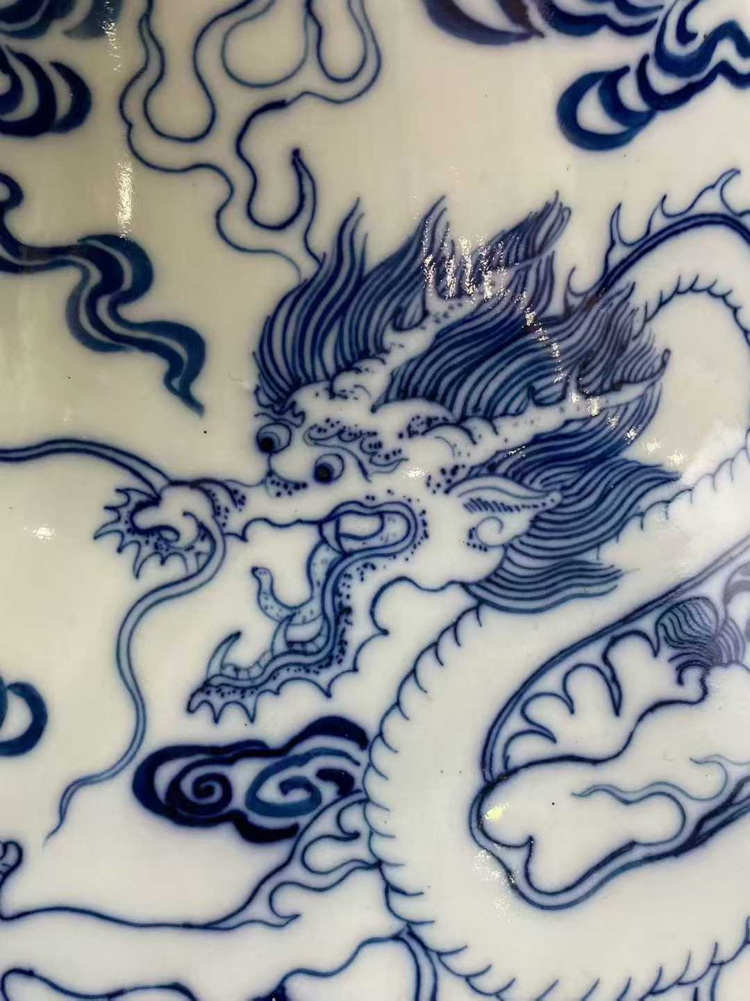 青花祥云九龙纹大天球瓶  款：大清雍正年制