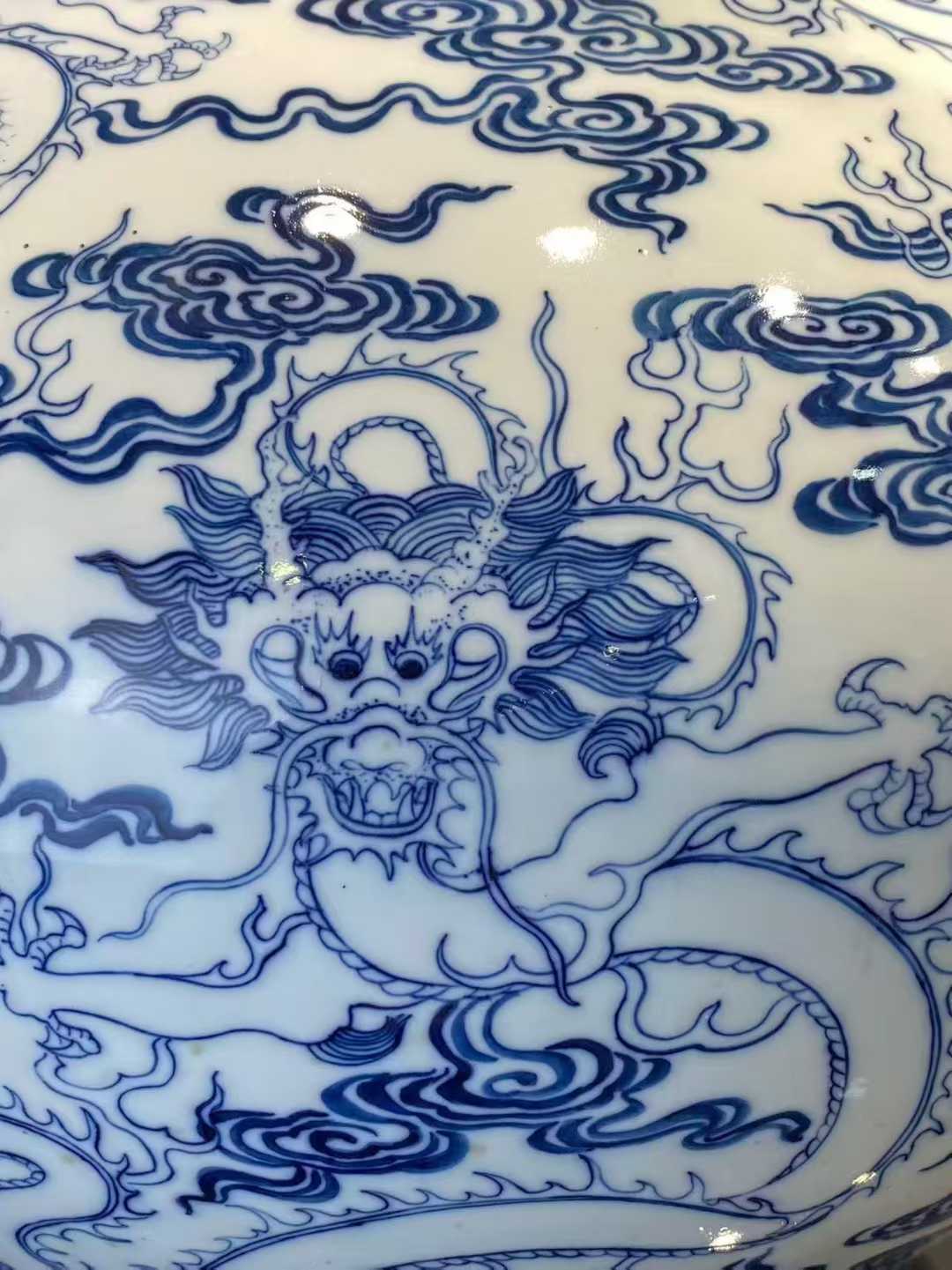 青花祥云九龙纹大天球瓶  款：大清雍正年制