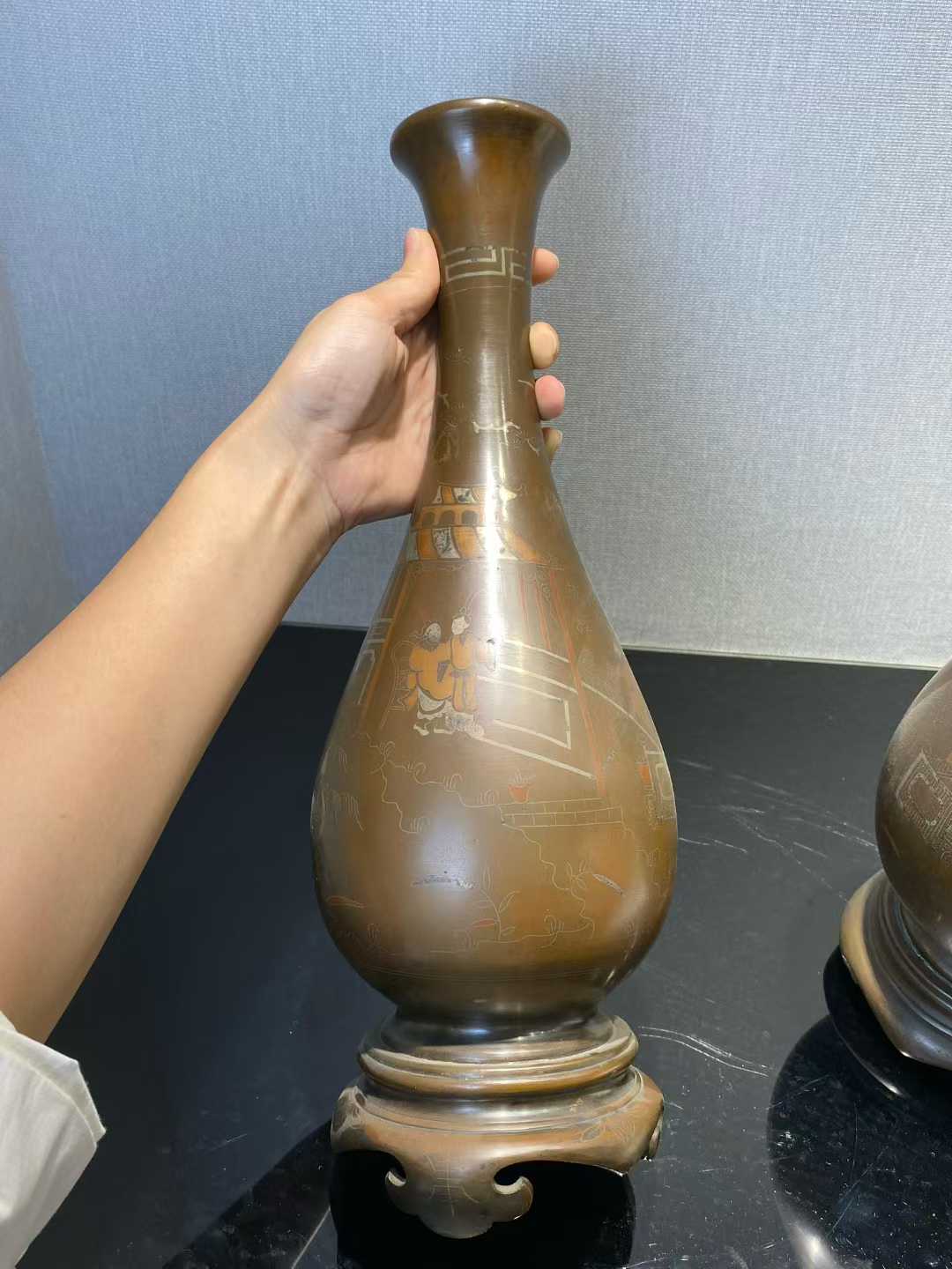 铜镶嵌红铜银丝人物故事玉壶春瓶一对