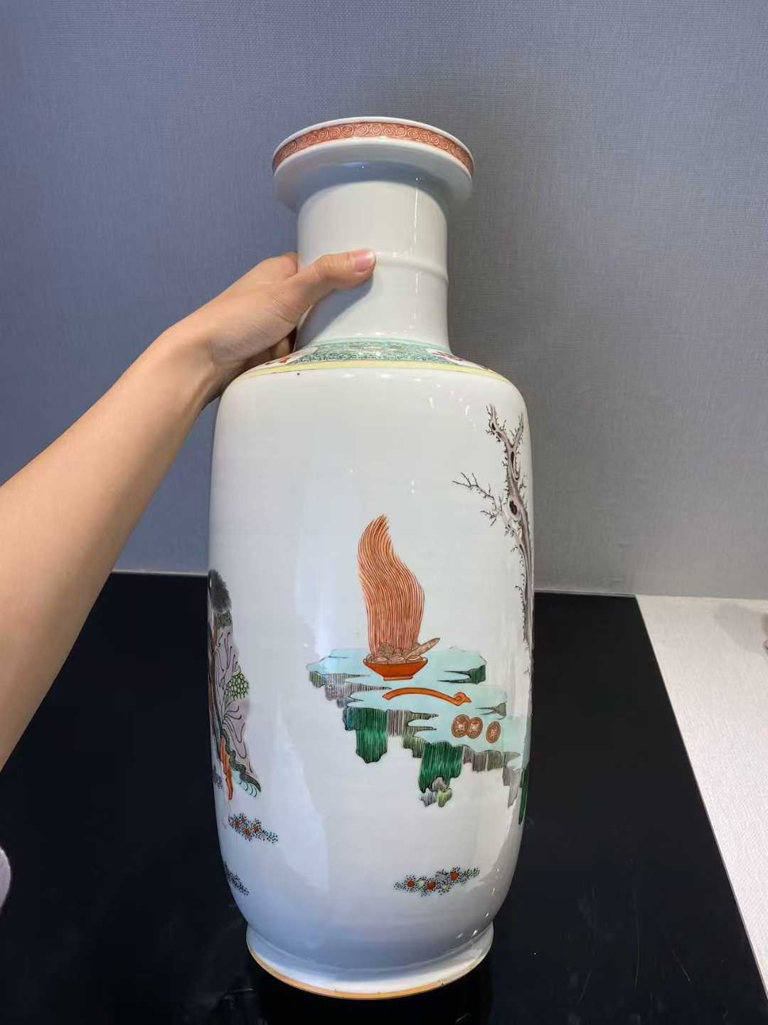 五彩四仙图棒槌瓶