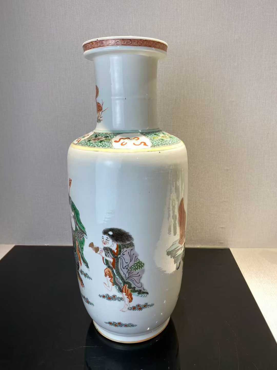 五彩四仙图棒槌瓶