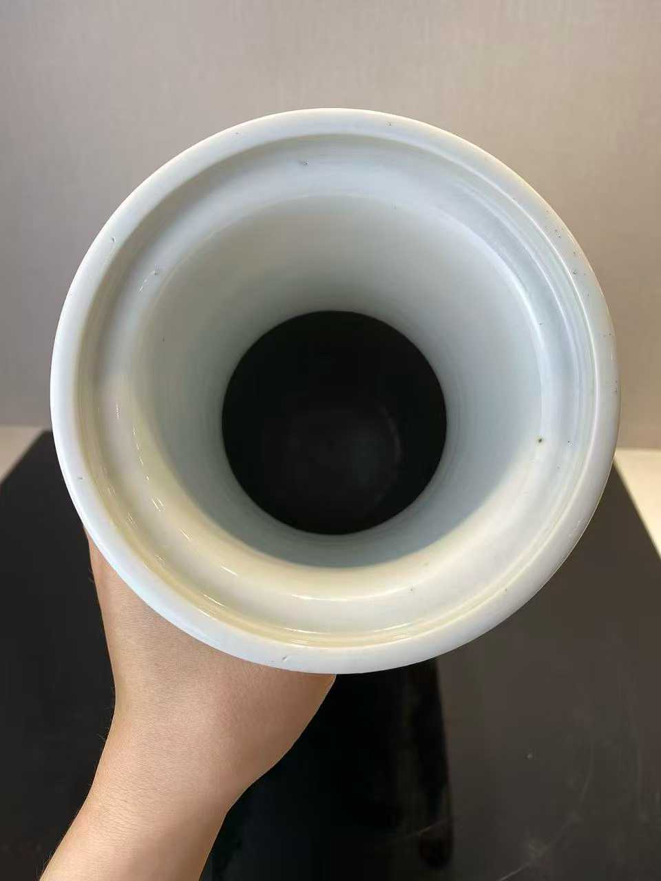 五彩四仙图棒槌瓶