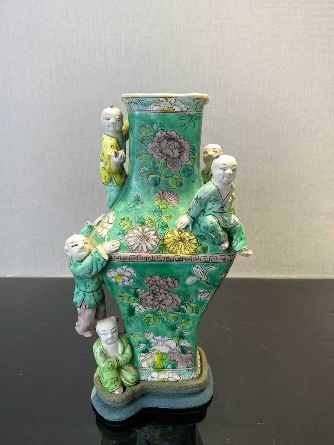 素三彩花卉纹五子登科瓶