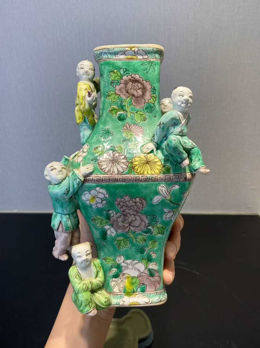 素三彩花卉纹五子登科瓶