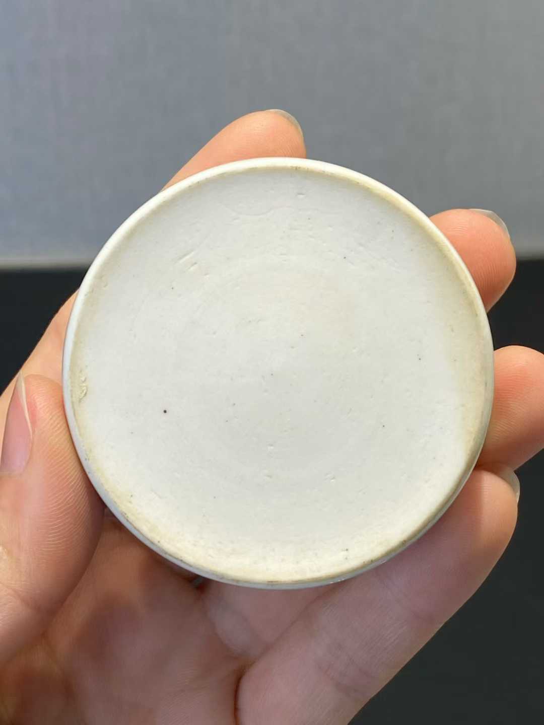 青花云龙纹印泥盒 款：平安春峰