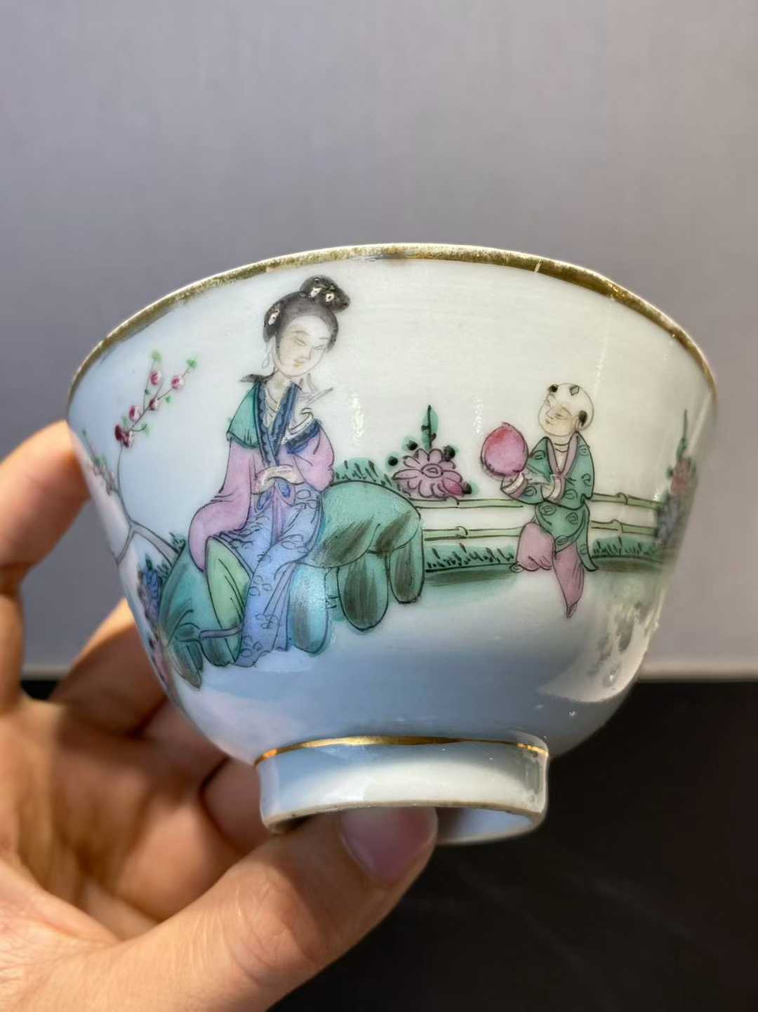 粉彩三娘教子诗文盖碗