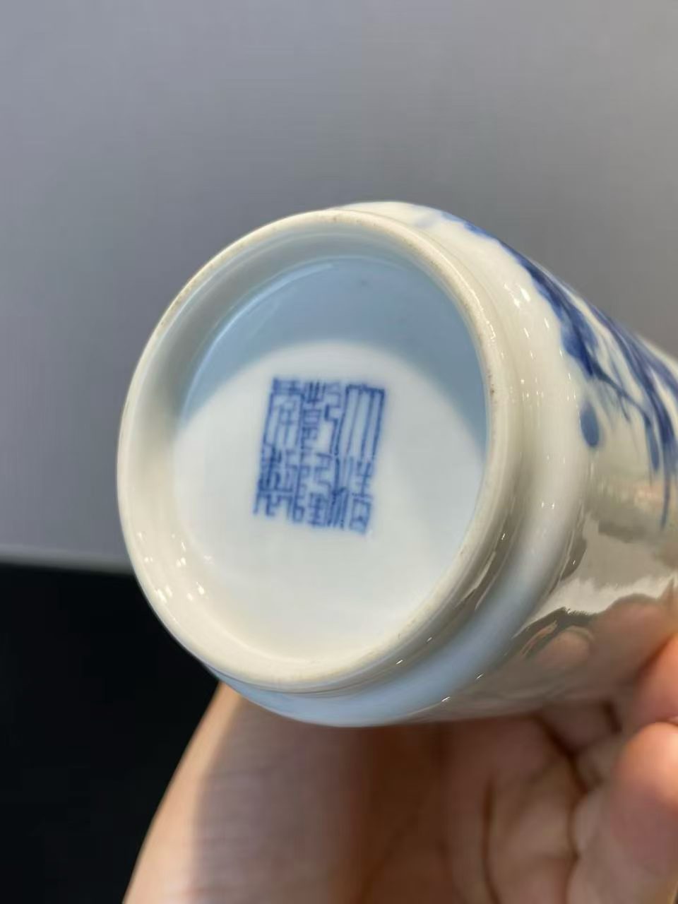 王步风格青花比翼双飞灯笼瓶