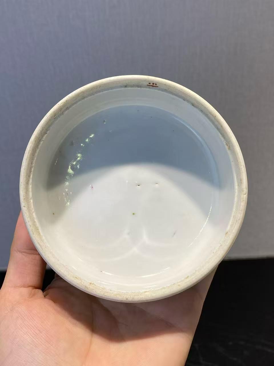 粉彩五子夺魁节盒