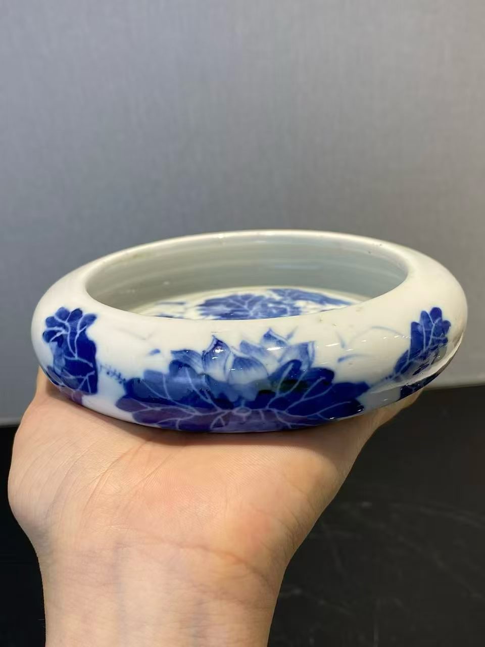青花荷花纹镗锣洗