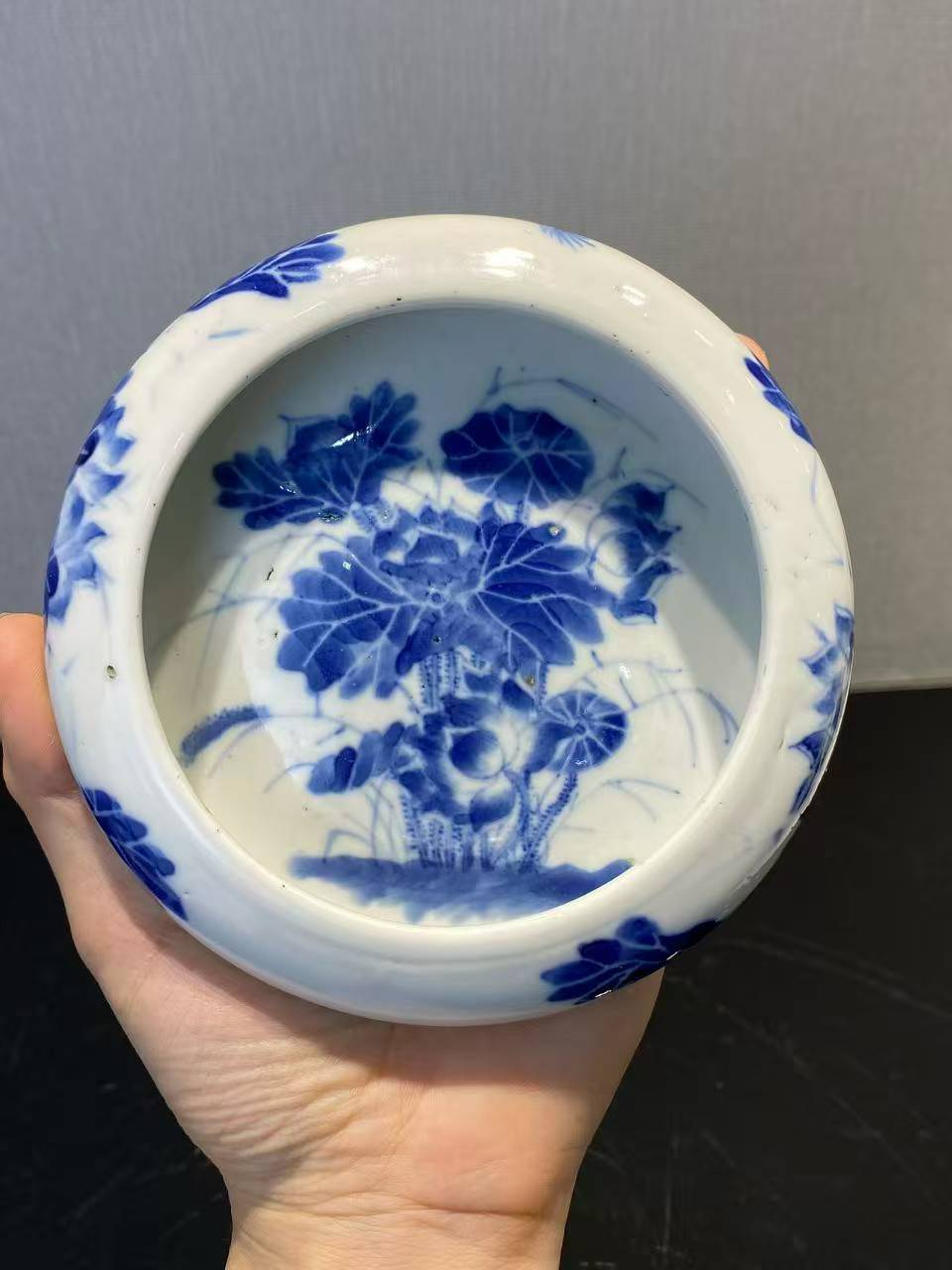 青花荷花纹镗锣洗
