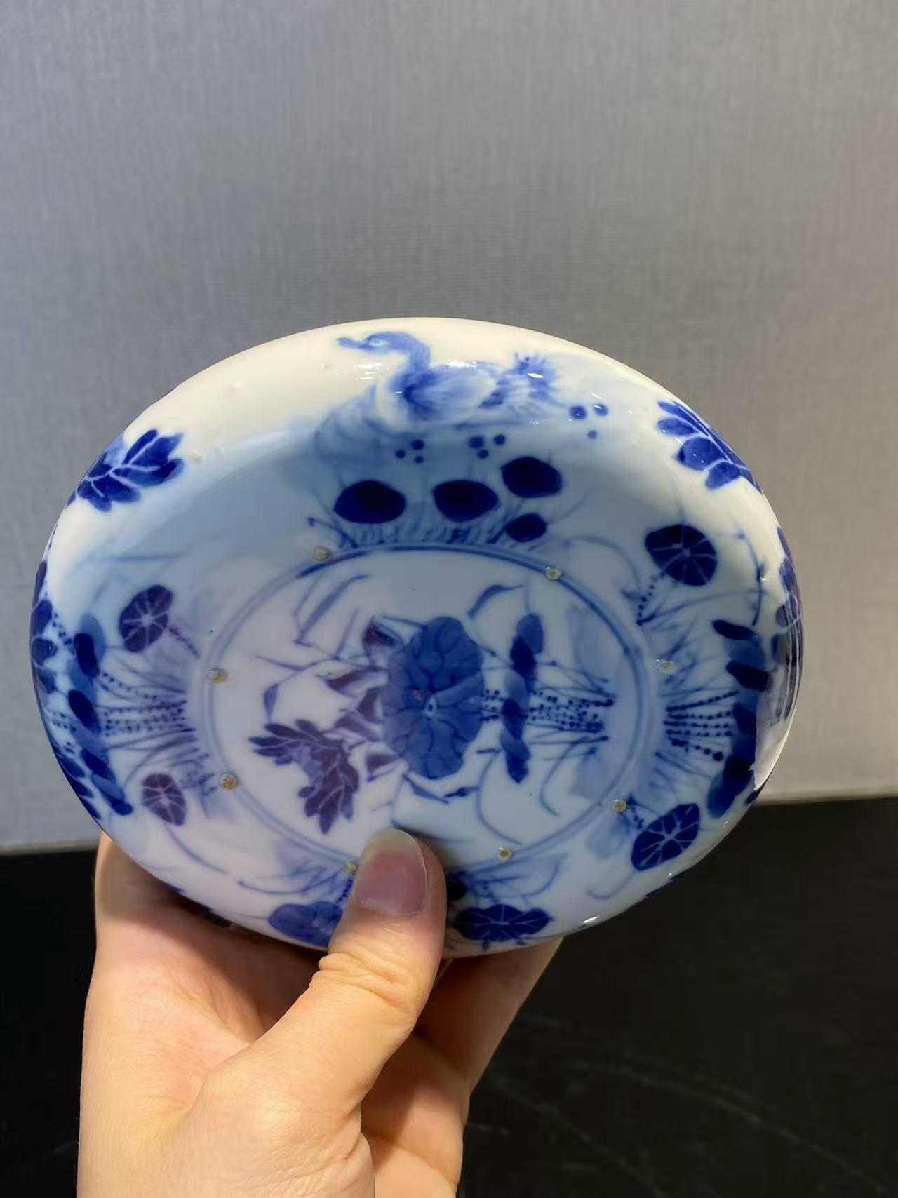 青花荷花纹镗锣洗