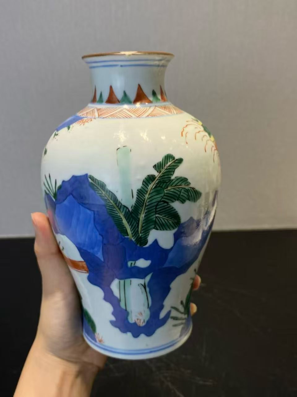 青花五彩加官进爵梅瓶
