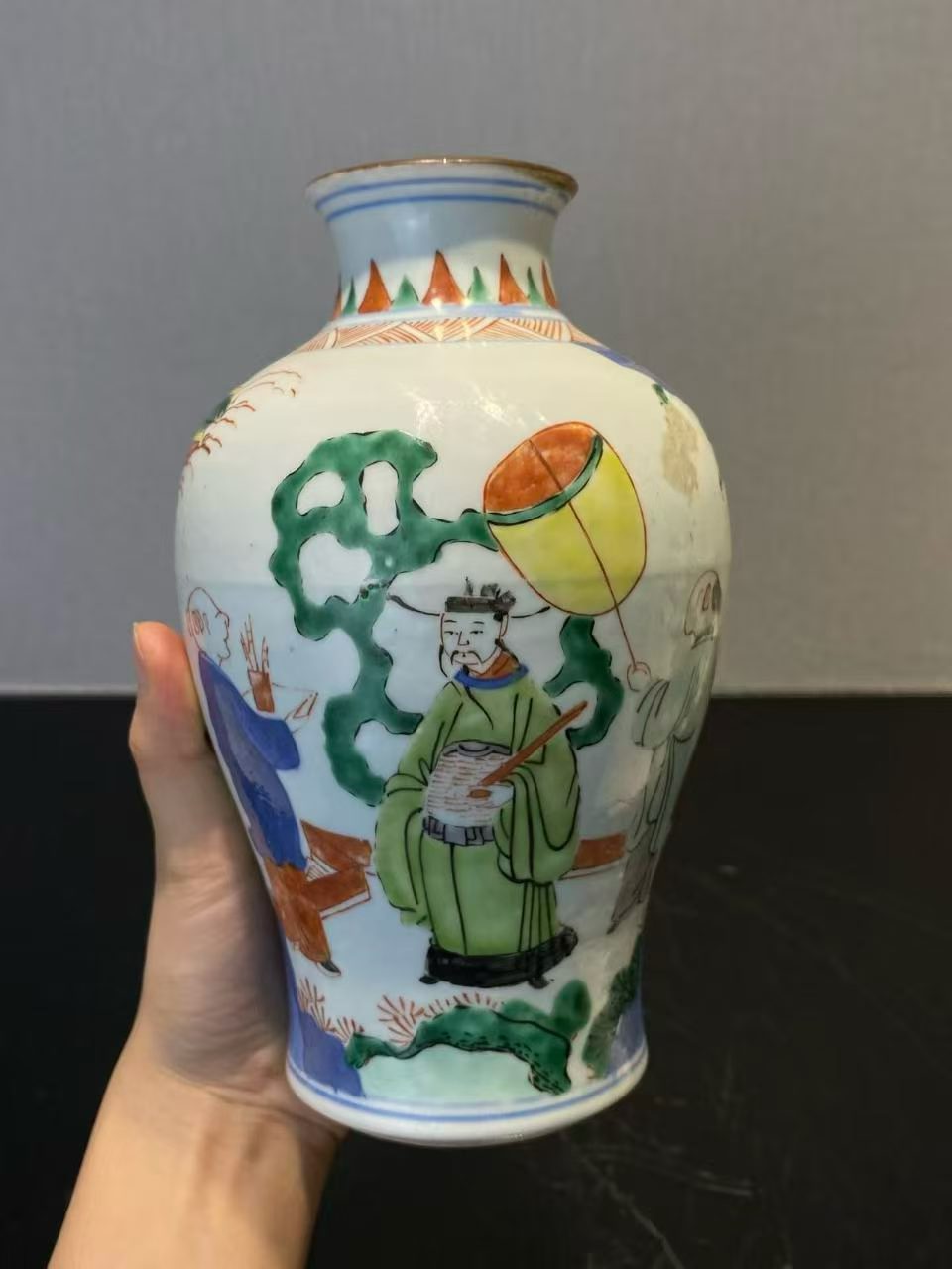 青花五彩加官进爵梅瓶