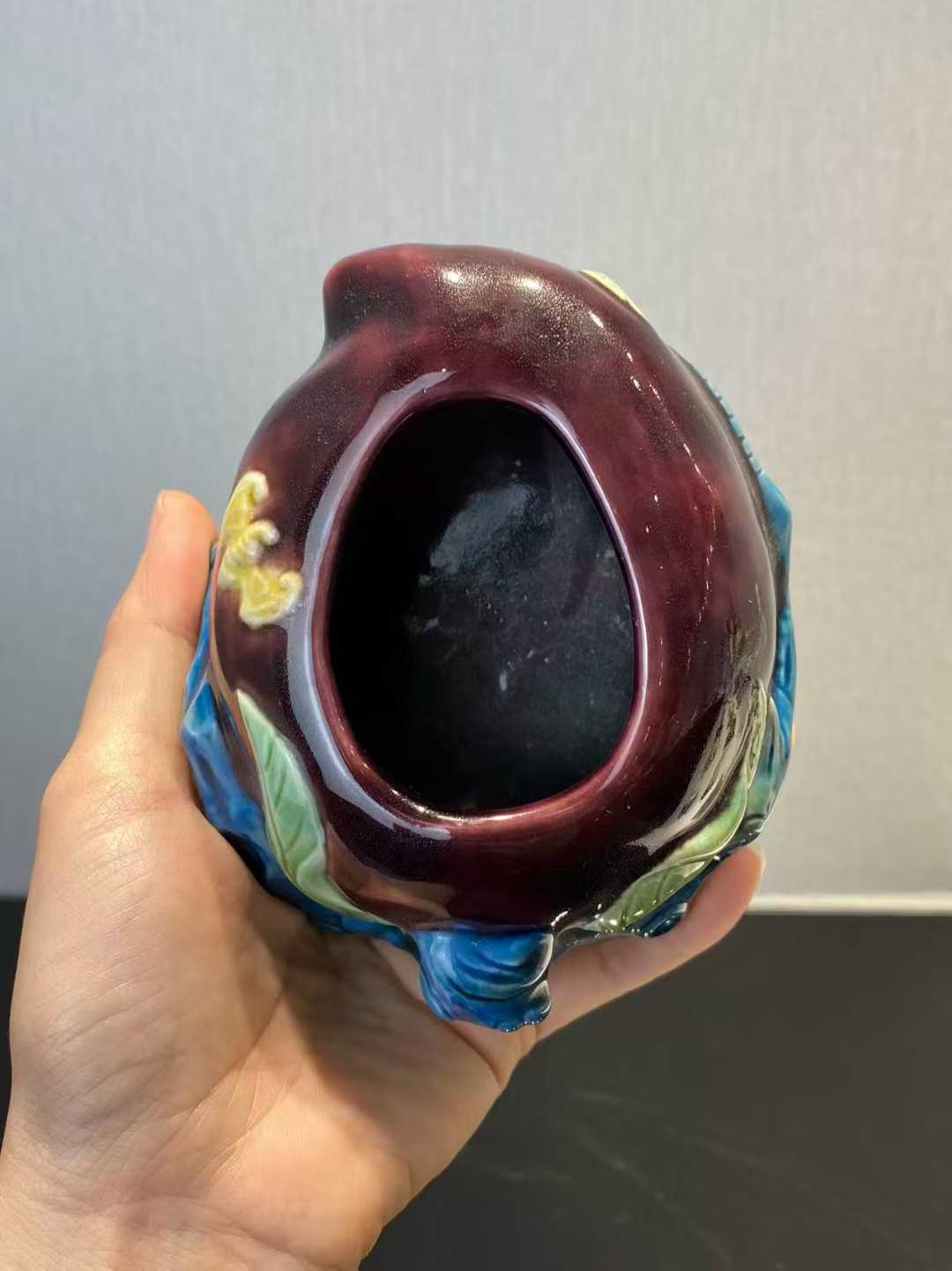 素三彩桃形水盂 款：祥和堂制