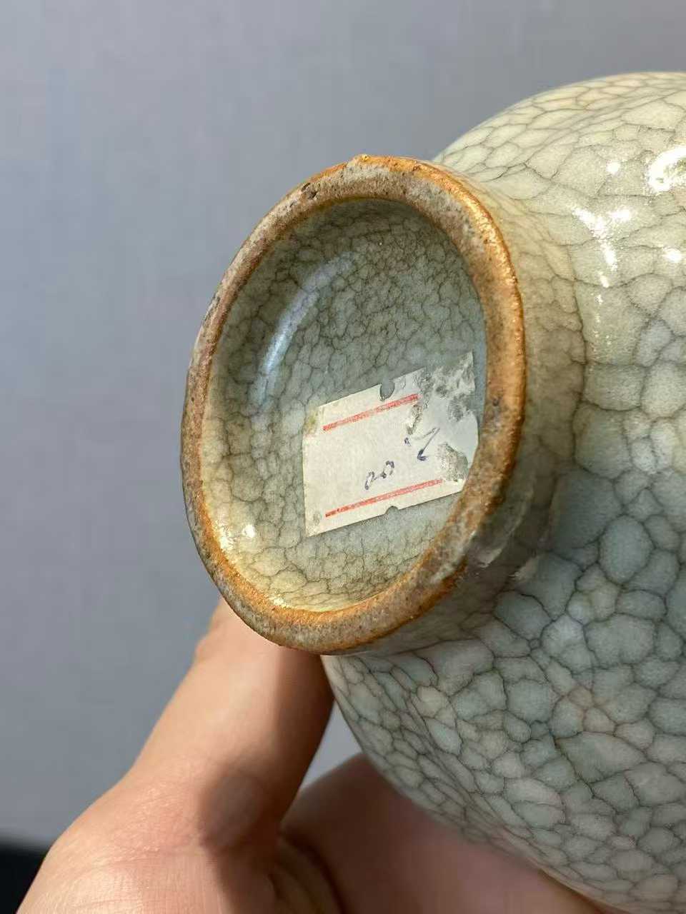 哥釉荷花形盏