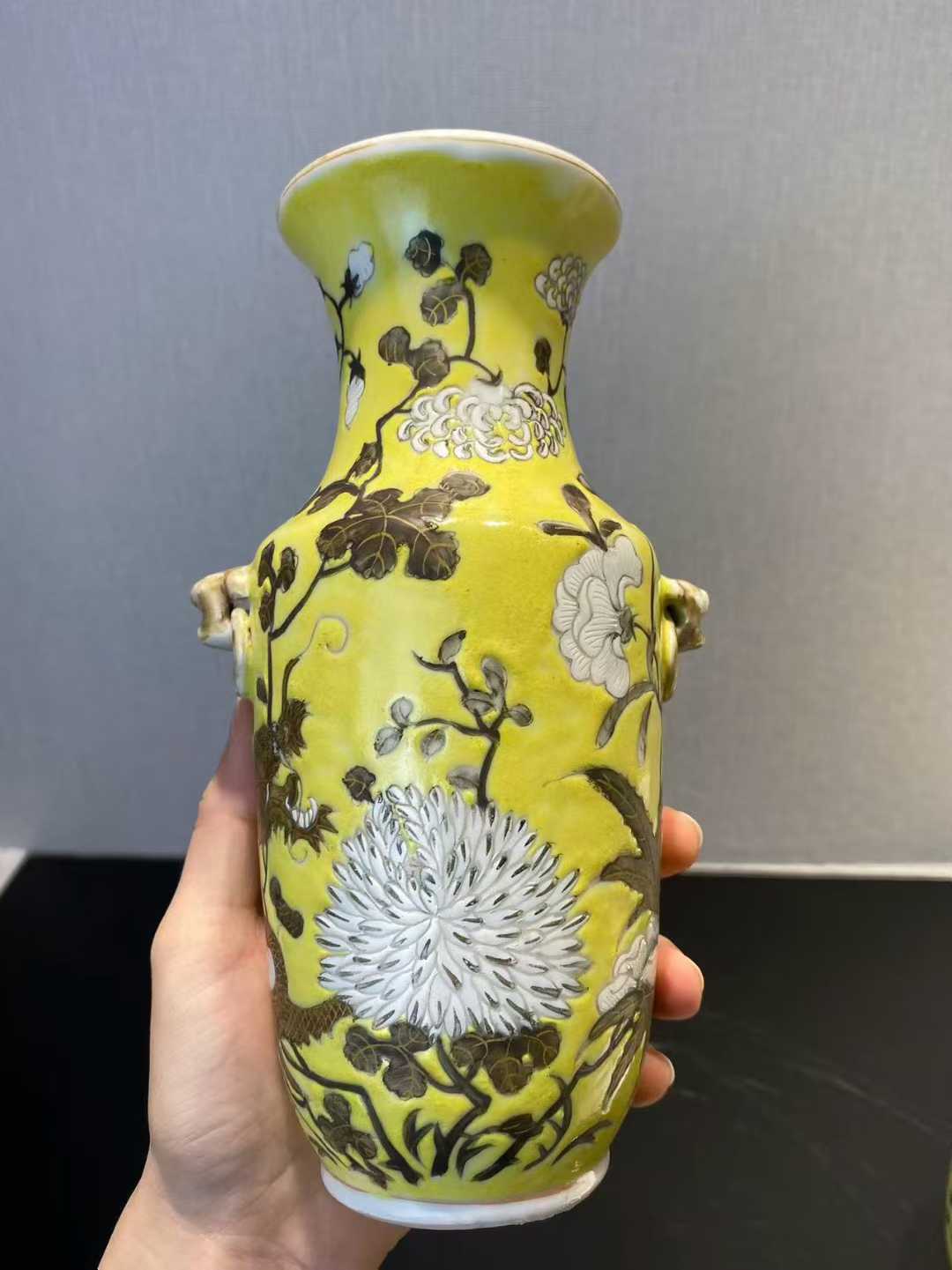 大雅斋风格黄地龙纹铺首瓶一对